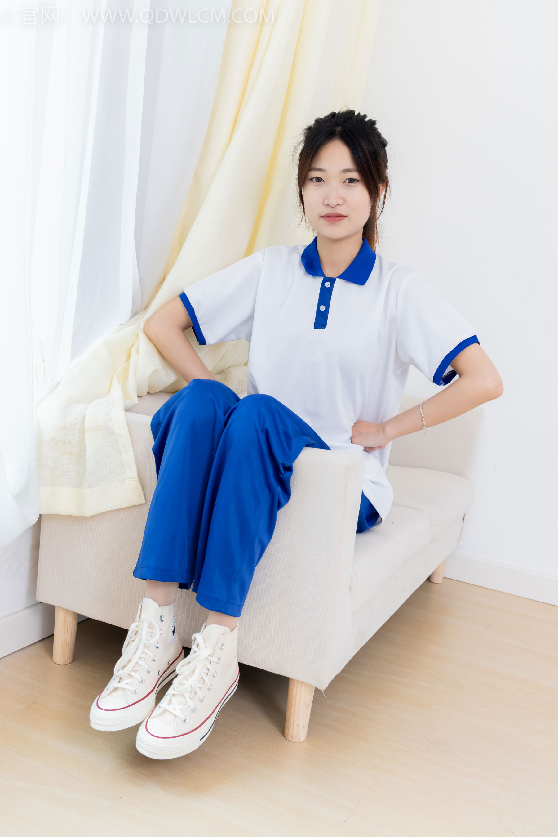 物恋传媒 No.2387 小夏 - 帆布鞋、白短棉袜、薄肉丝、校服/(150P)