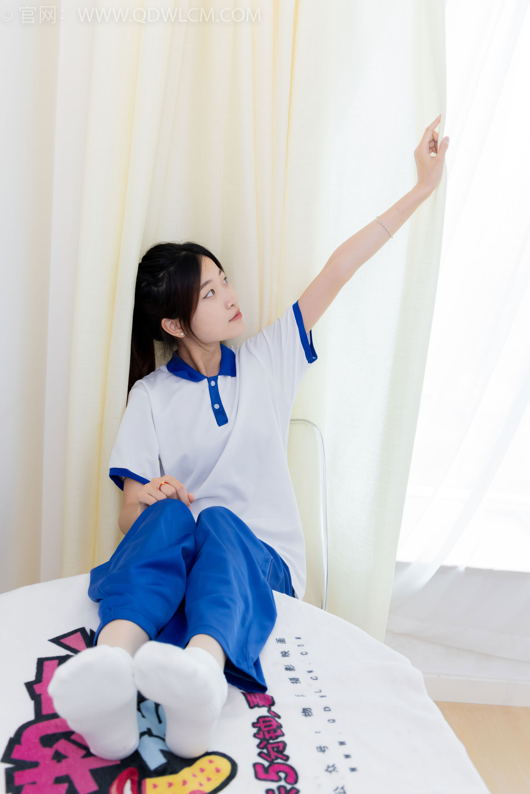 物恋传媒 No.2387 小夏 - 帆布鞋、白短棉袜、薄肉丝、校服/(150P)