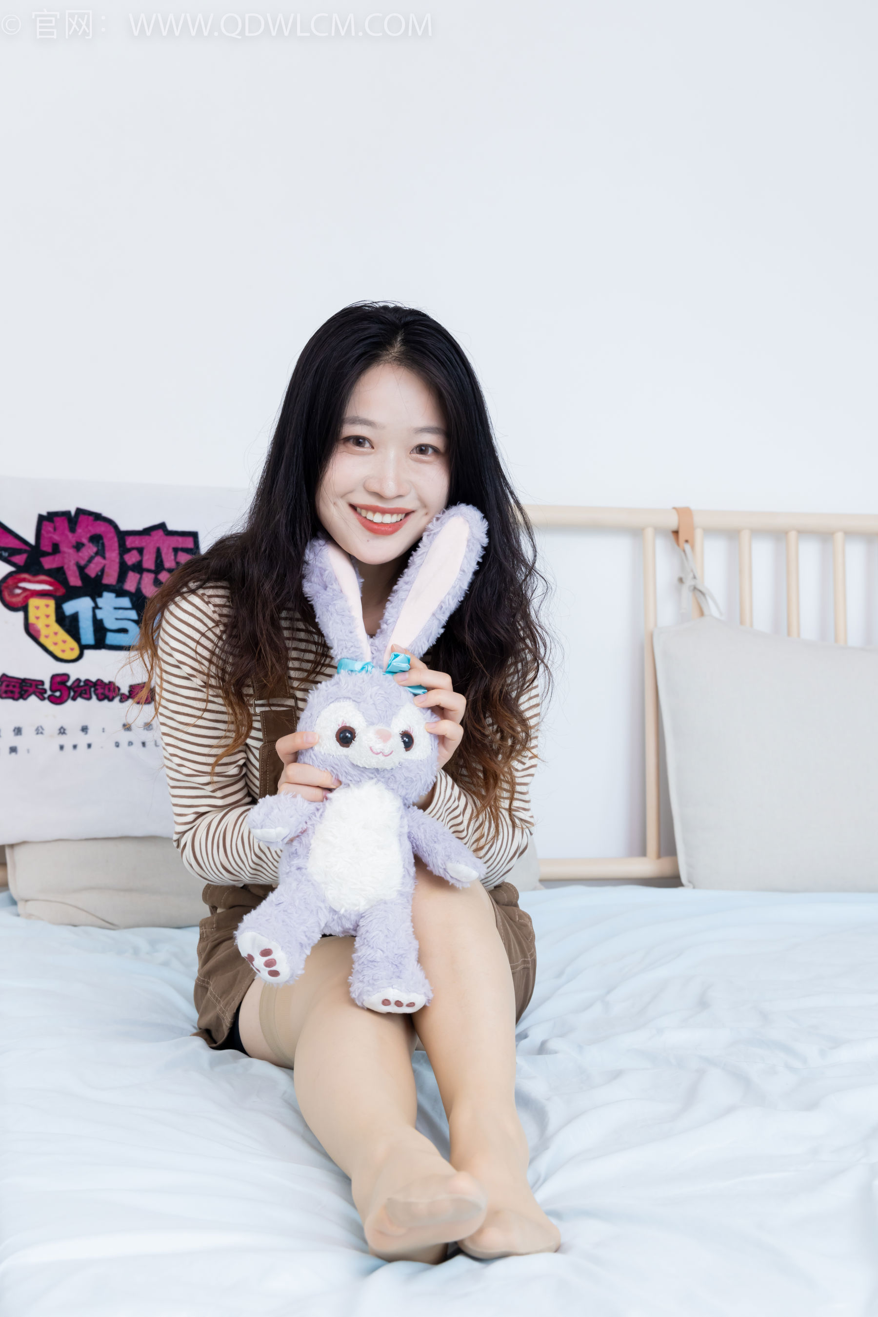 物恋传媒 No.2388 小紫 - 皮鞋、薄肉丝大腿袜/(160P)