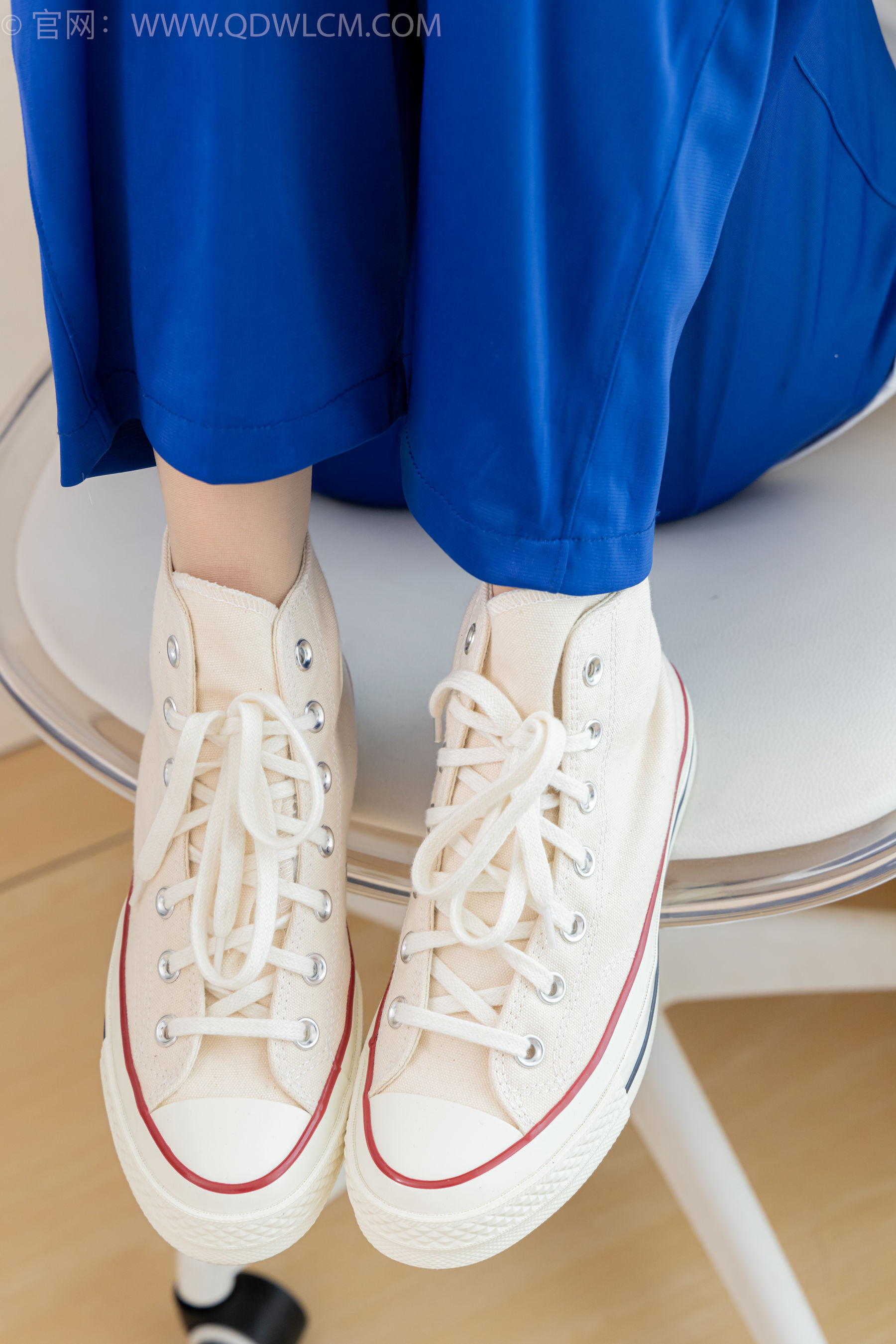 物恋传媒 No.2387 小夏 - 帆布鞋、白短棉袜、薄肉丝、校服/(150P)