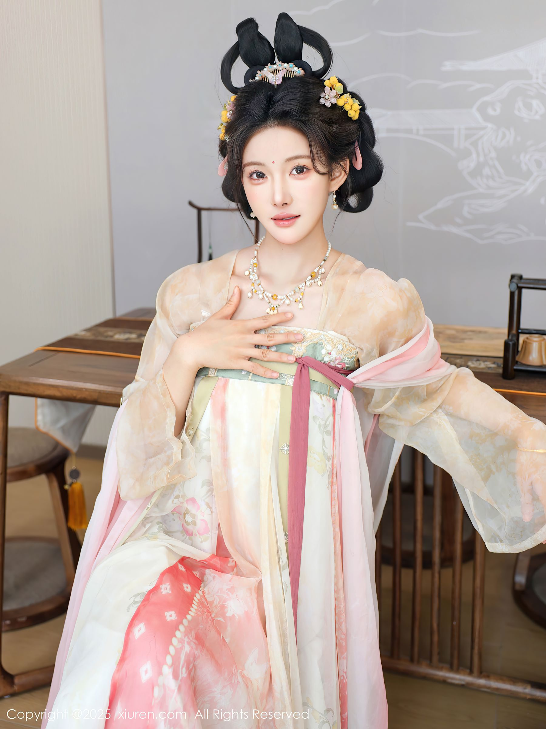 [秀人XiuRen] 2025.08.13 No.10645 梨霜儿/(82P)