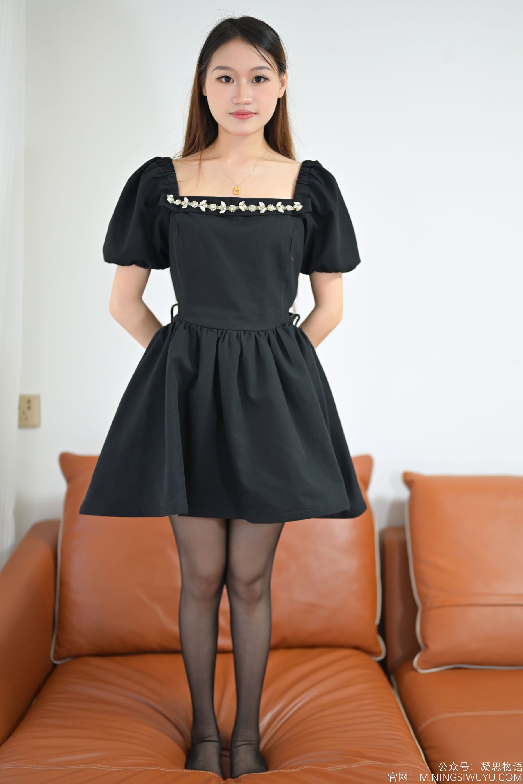 凝思摄影 No.001 怡怡-连衣裙、黑丝、高跟鞋/(137P)