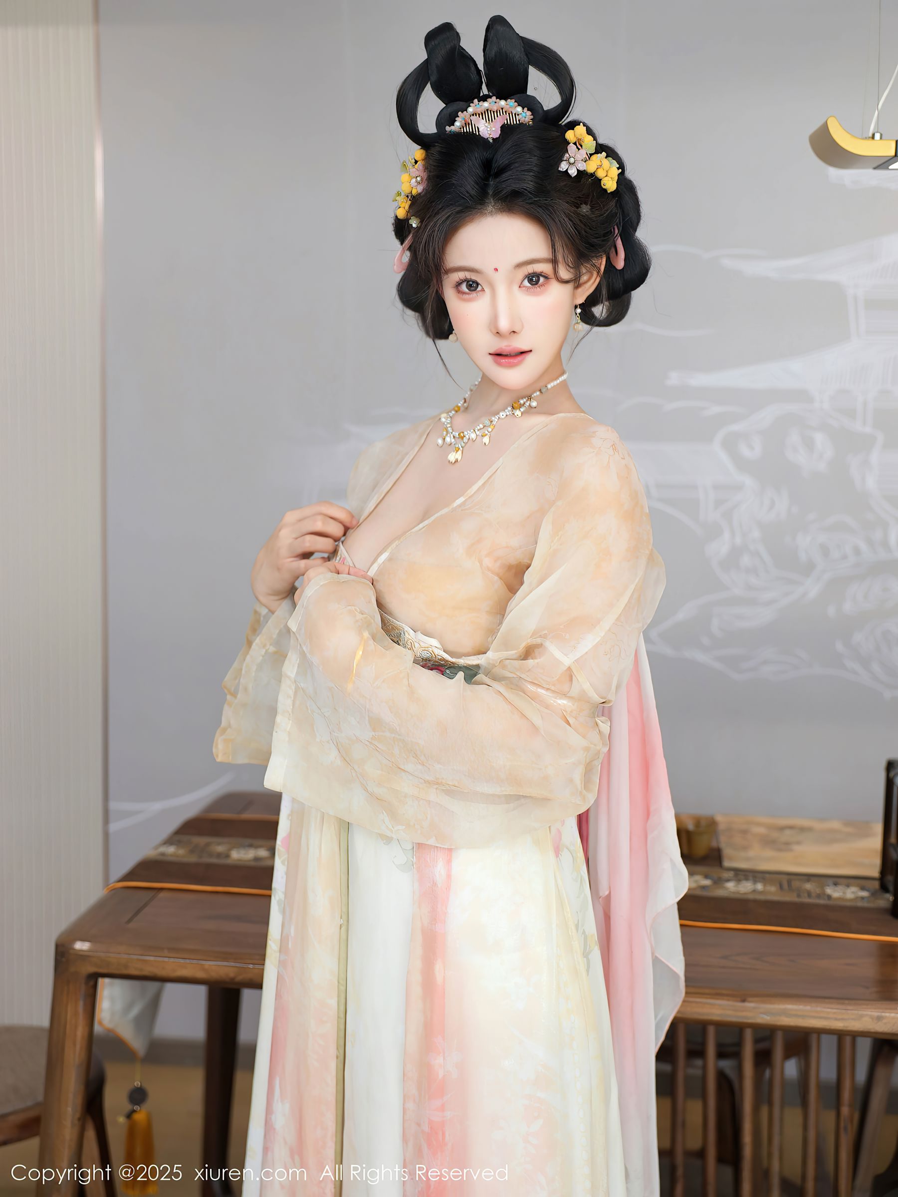 [秀人XiuRen] 2025.08.13 No.10645 梨霜儿/(82P)