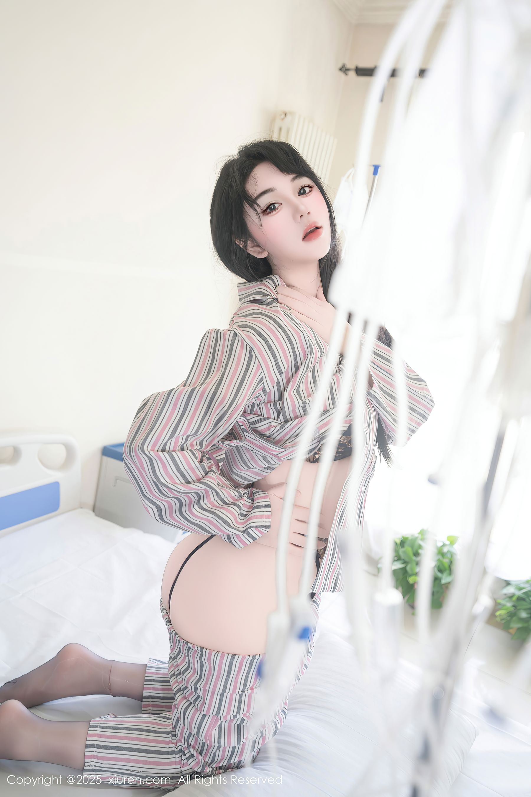 [秀人XiuRen] 2025.08.14 No.10648 汐汐爱吃草莓/(80P)