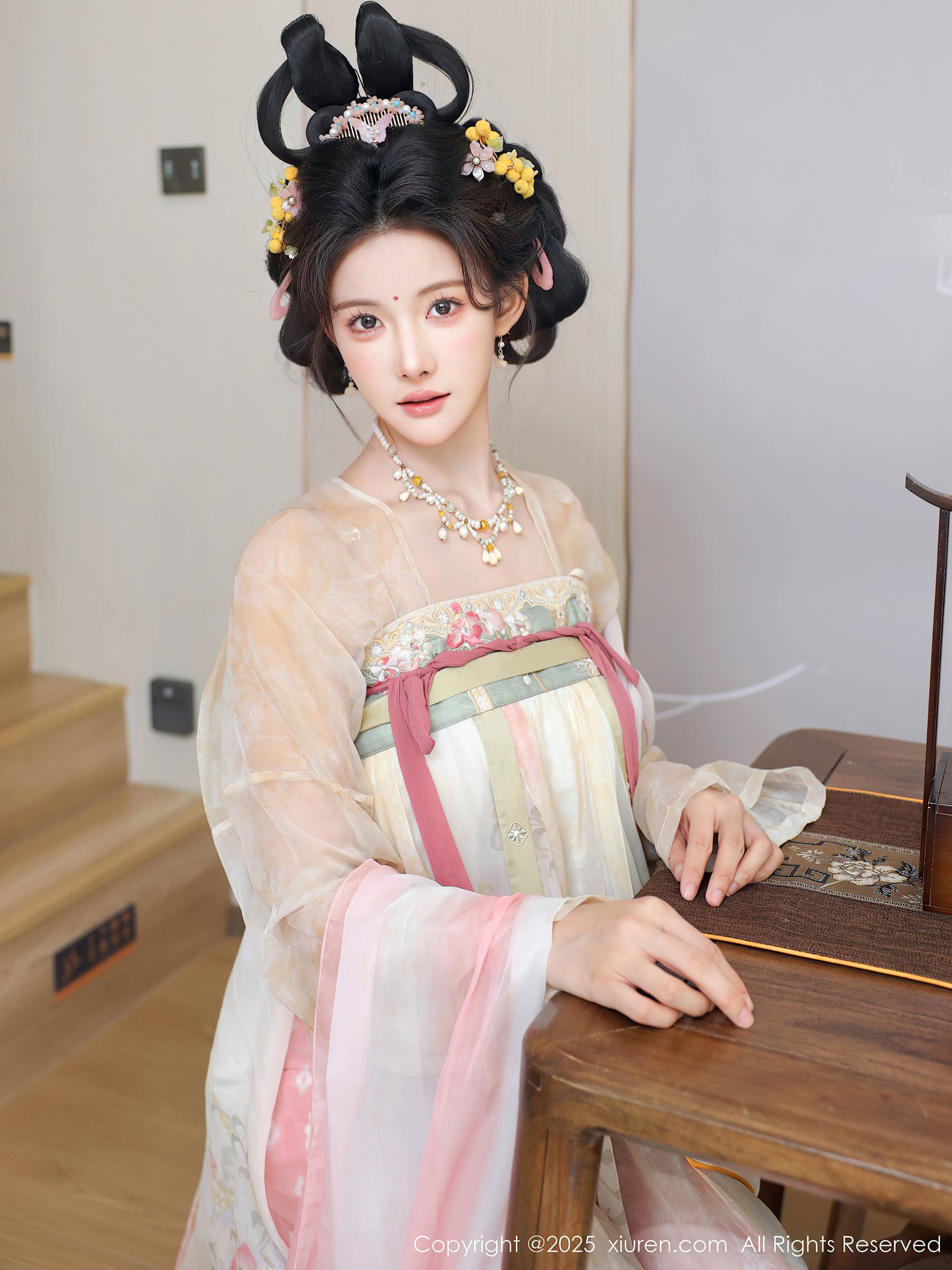 [秀人XiuRen] 2025.08.13 No.10645 梨霜儿/(82P)