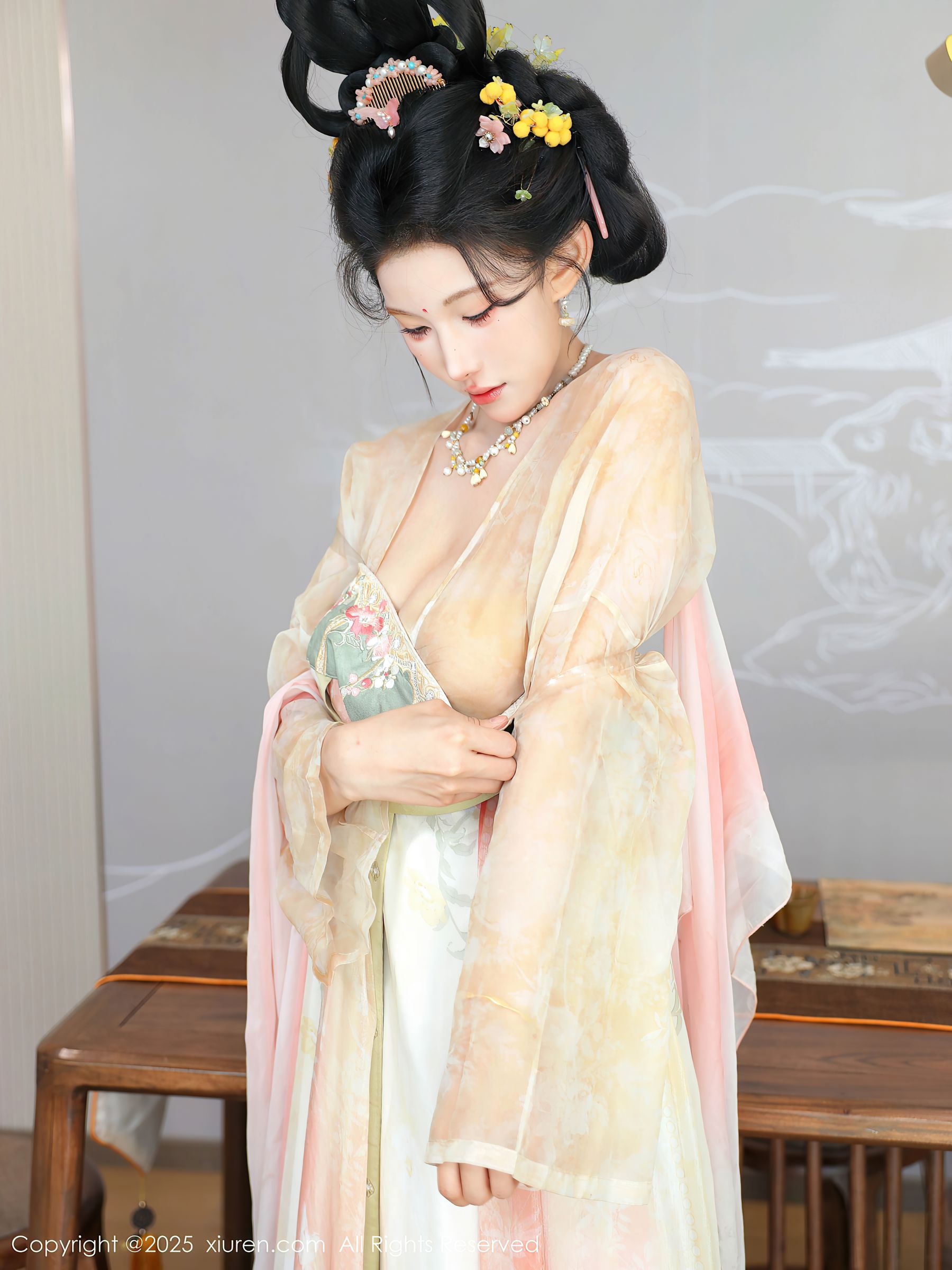 [秀人XiuRen] 2025.08.13 No.10645 梨霜儿/(82P)