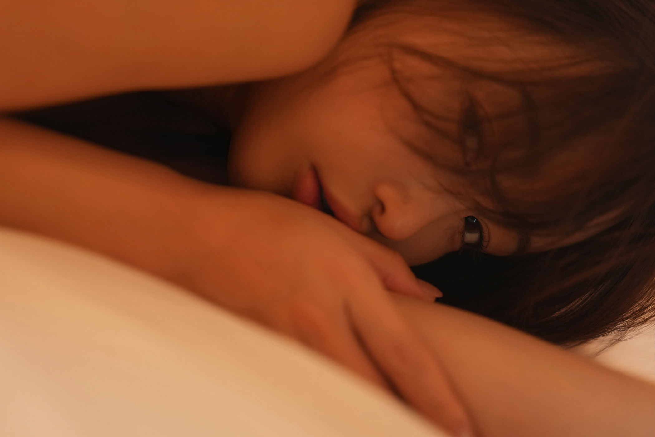 いくみ – (193iKkyu3) [Fantia] [2025.03.27] Rolling Around in Bed/(33P)