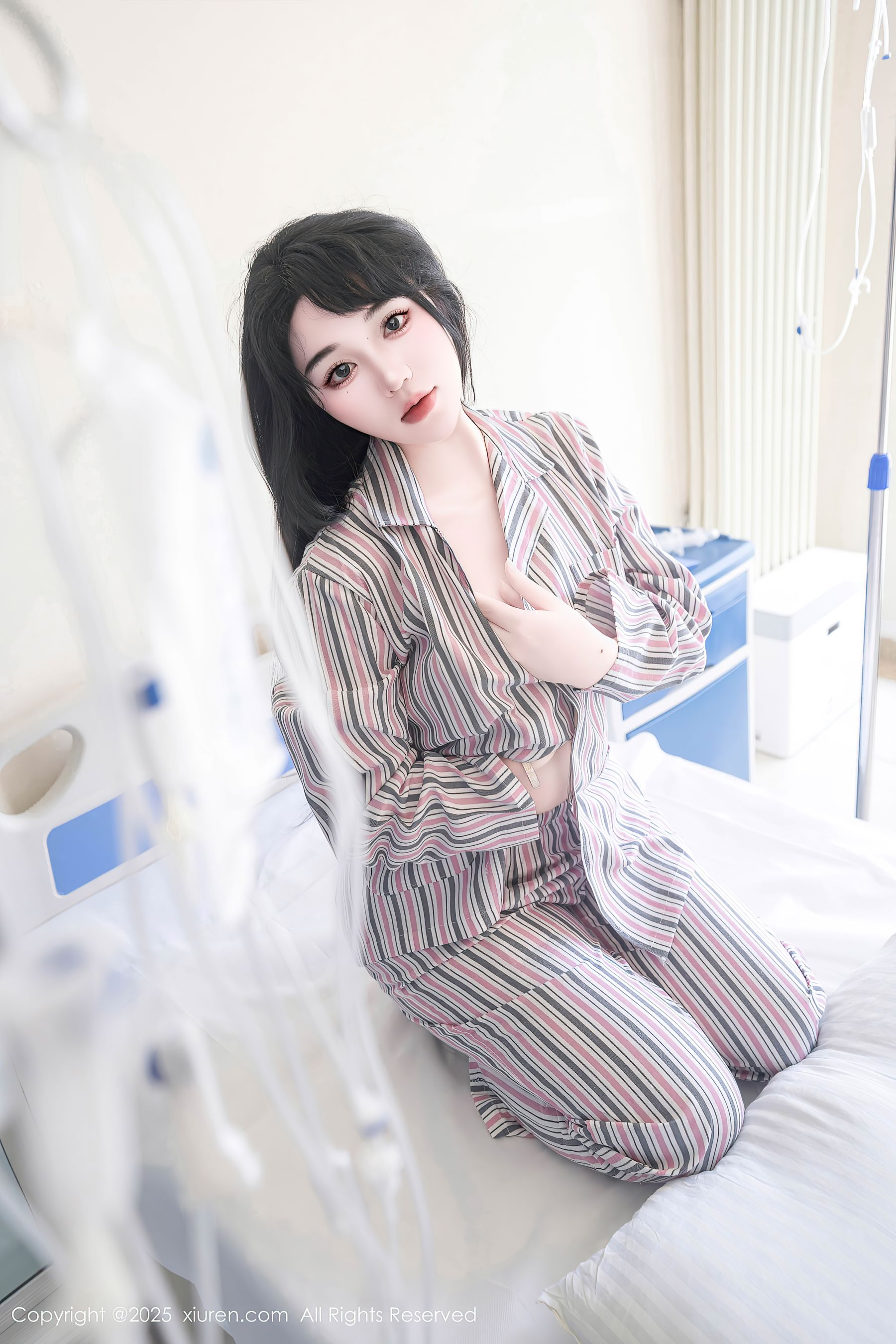 [秀人XiuRen] 2025.08.14 No.10648 汐汐爱吃草莓/(80P)