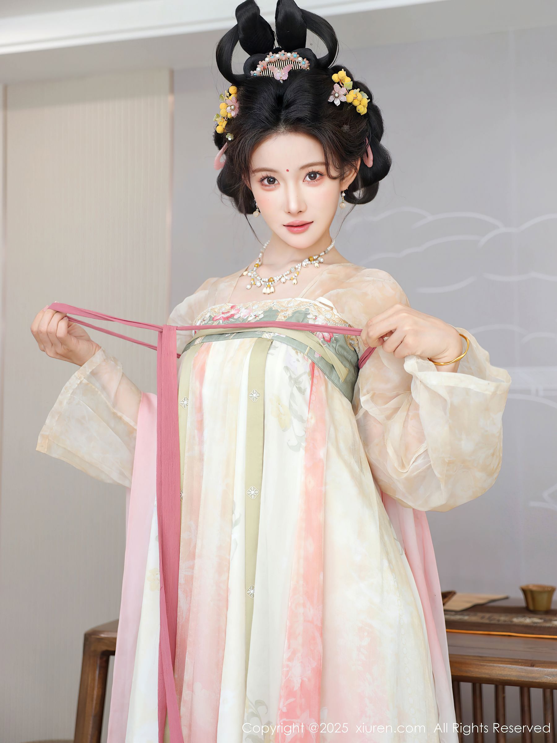 [秀人XiuRen] 2025.08.13 No.10645 梨霜儿/(82P)