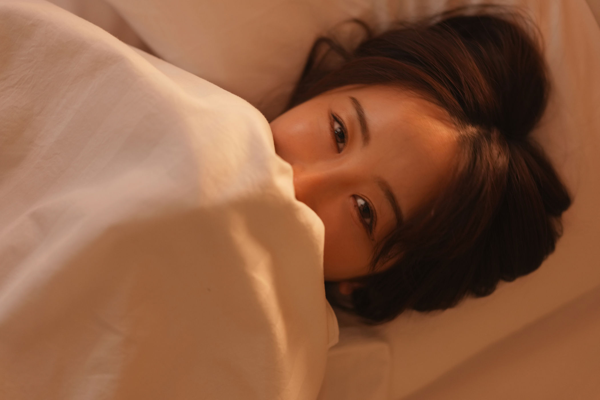 いくみ – (193iKkyu3) [Fantia] [2025.03.27] Rolling Around in Bed/(33P)