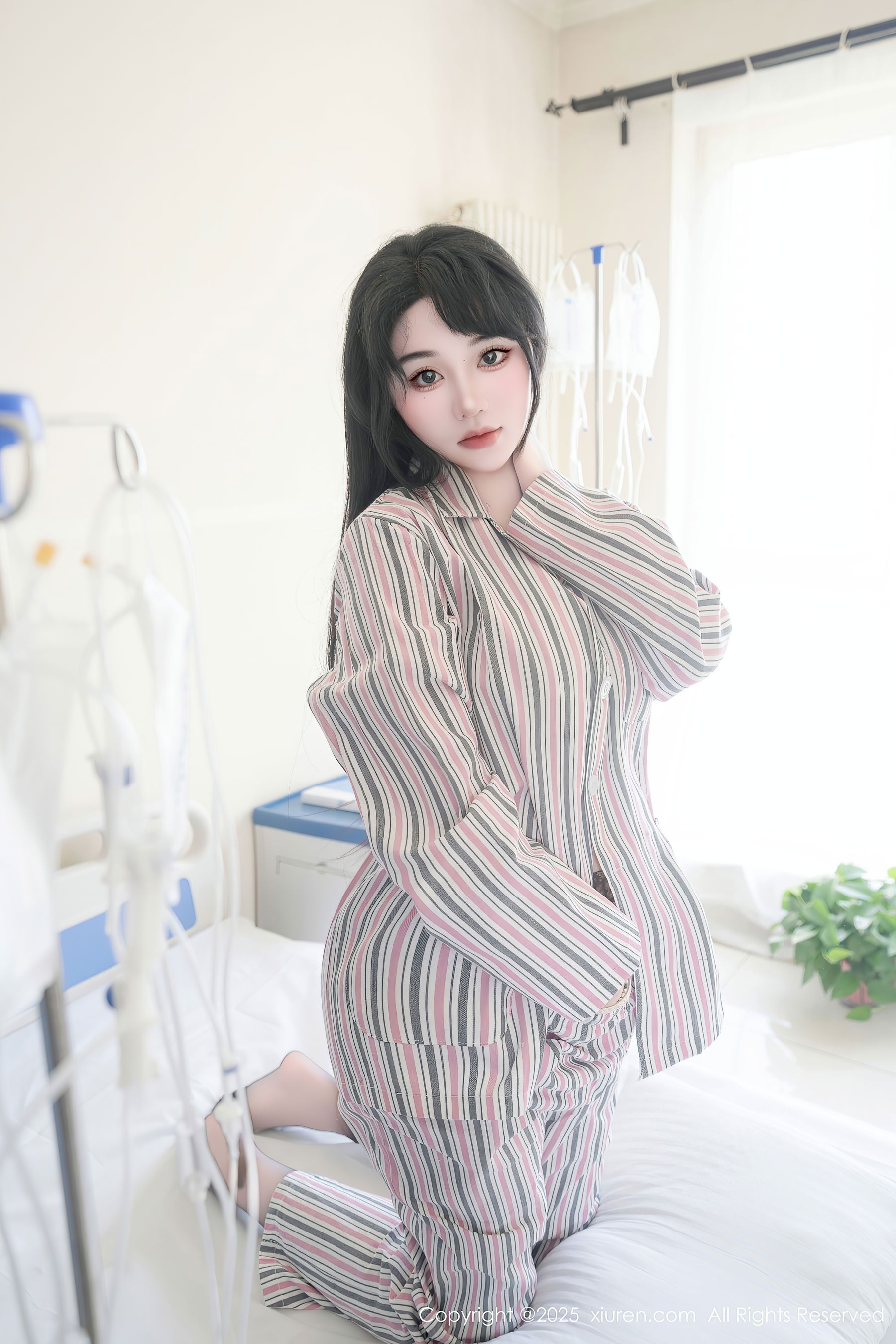 [秀人XiuRen] 2025.08.14 No.10648 汐汐爱吃草莓/(80P)