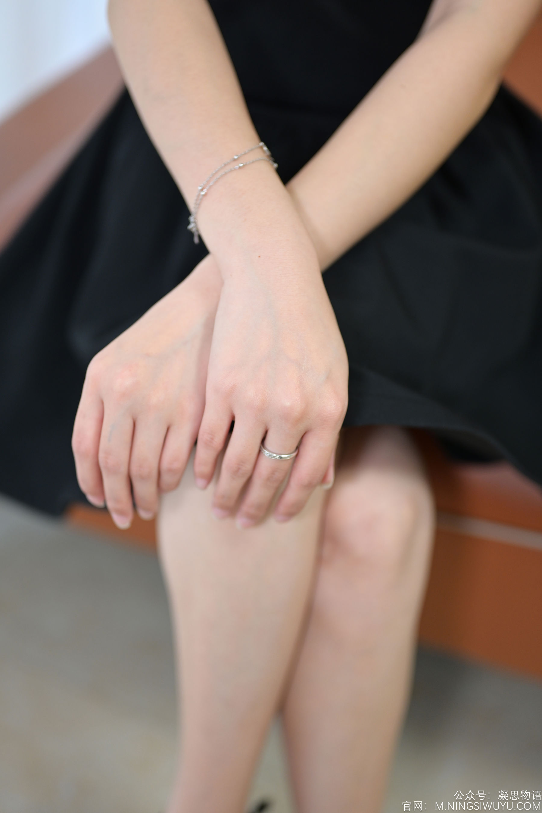 凝思摄影 No.001 怡怡-连衣裙、黑丝、高跟鞋/(137P)