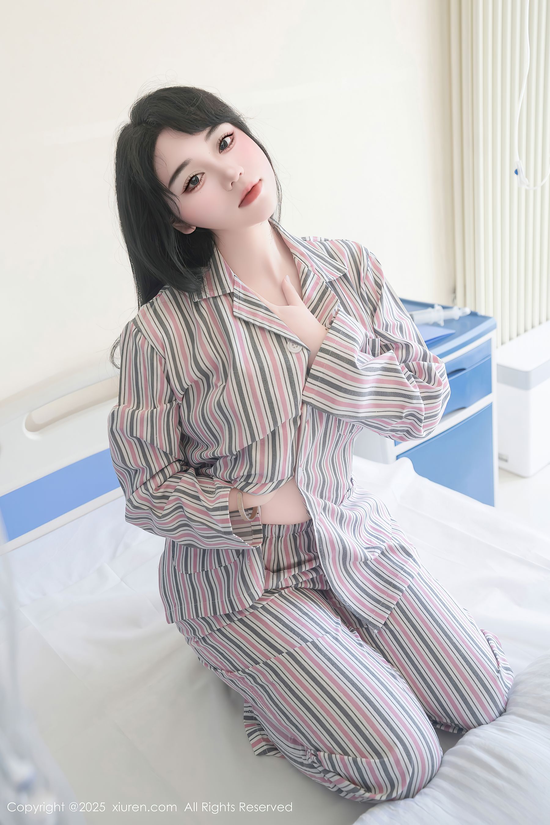 [秀人XiuRen] 2025.08.14 No.10648 汐汐爱吃草莓/(80P)