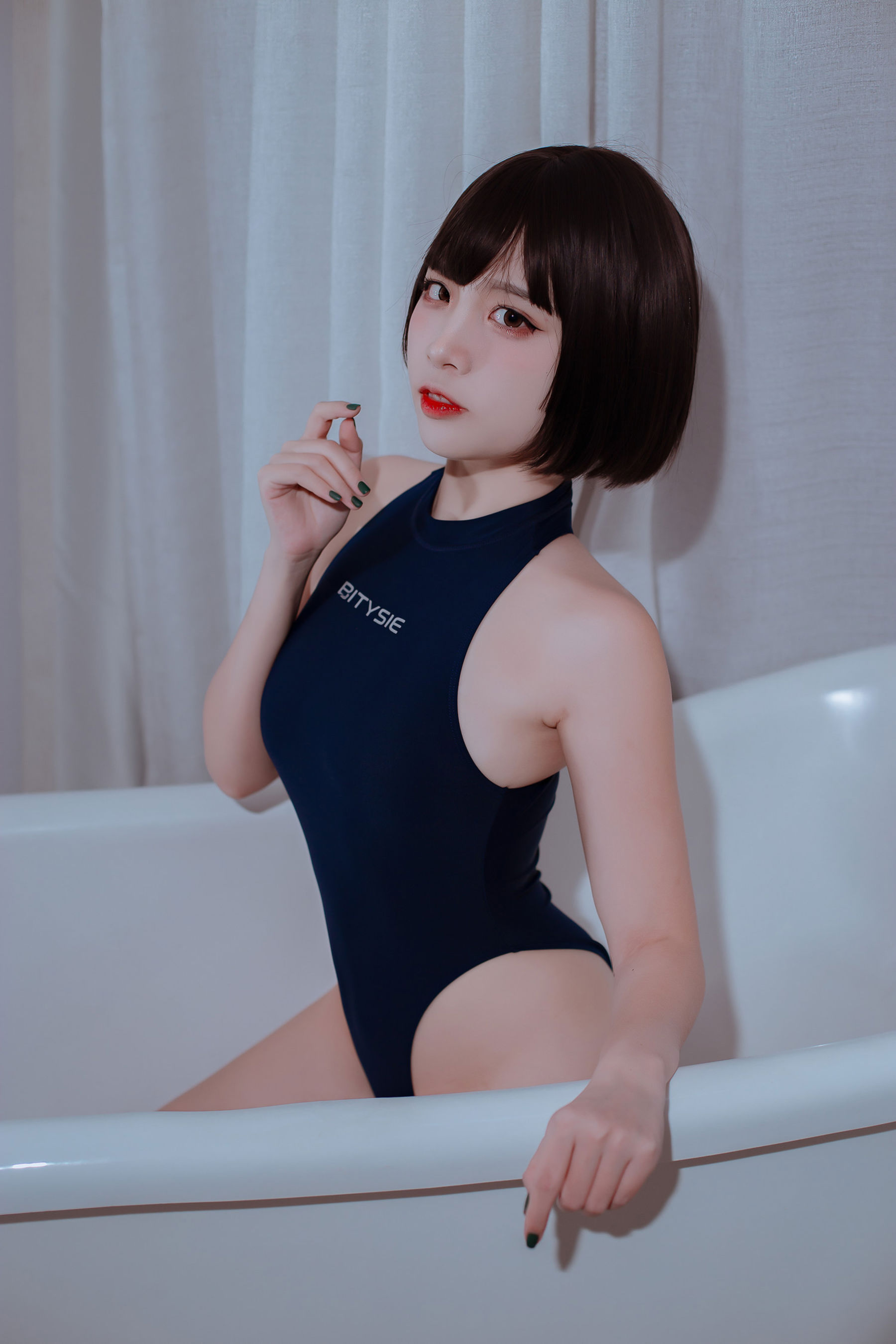 人气Coser 二佐Nisa - 私房竞泳/(40P)