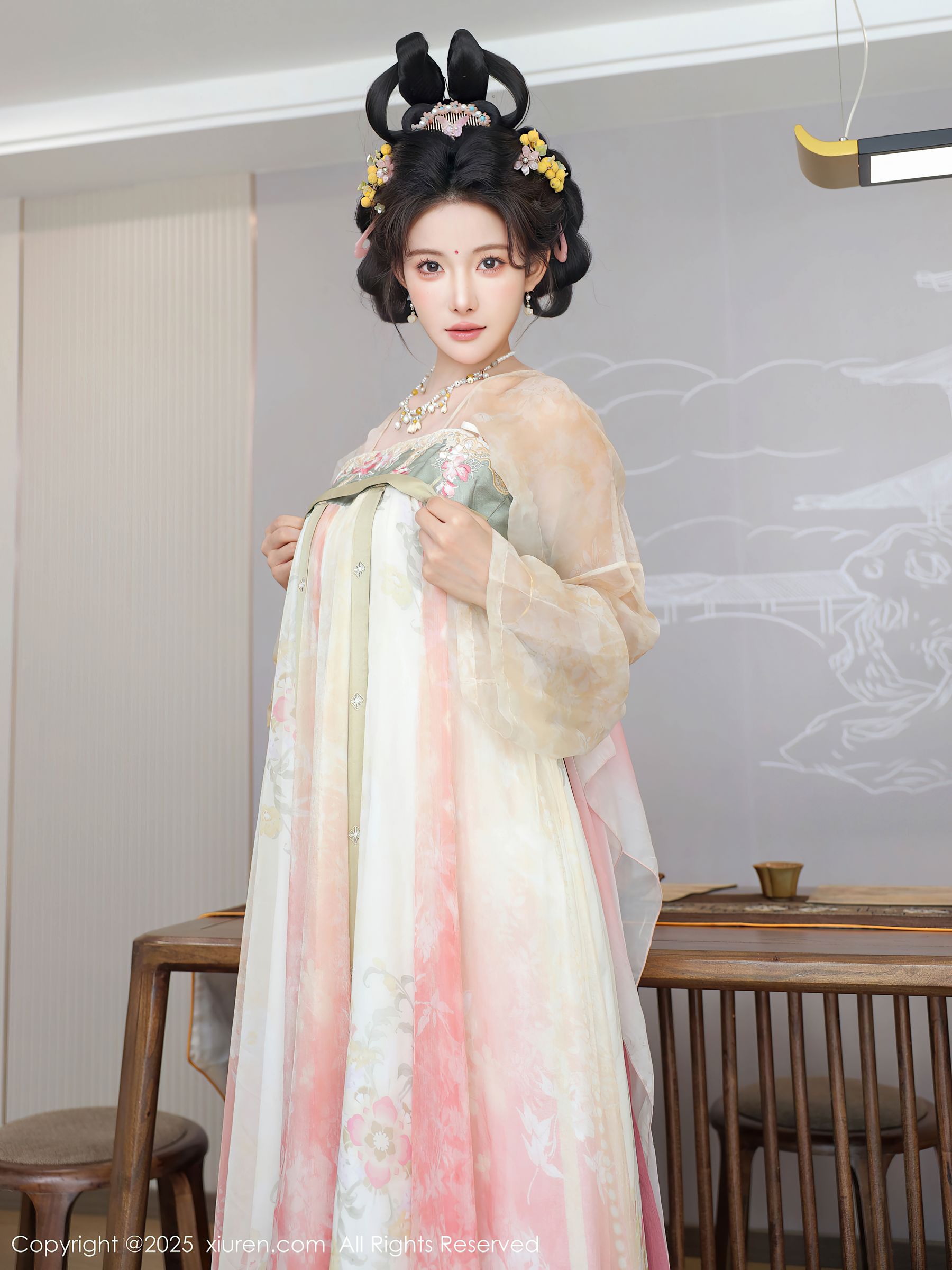 [秀人XiuRen] 2025.08.13 No.10645 梨霜儿/(82P)