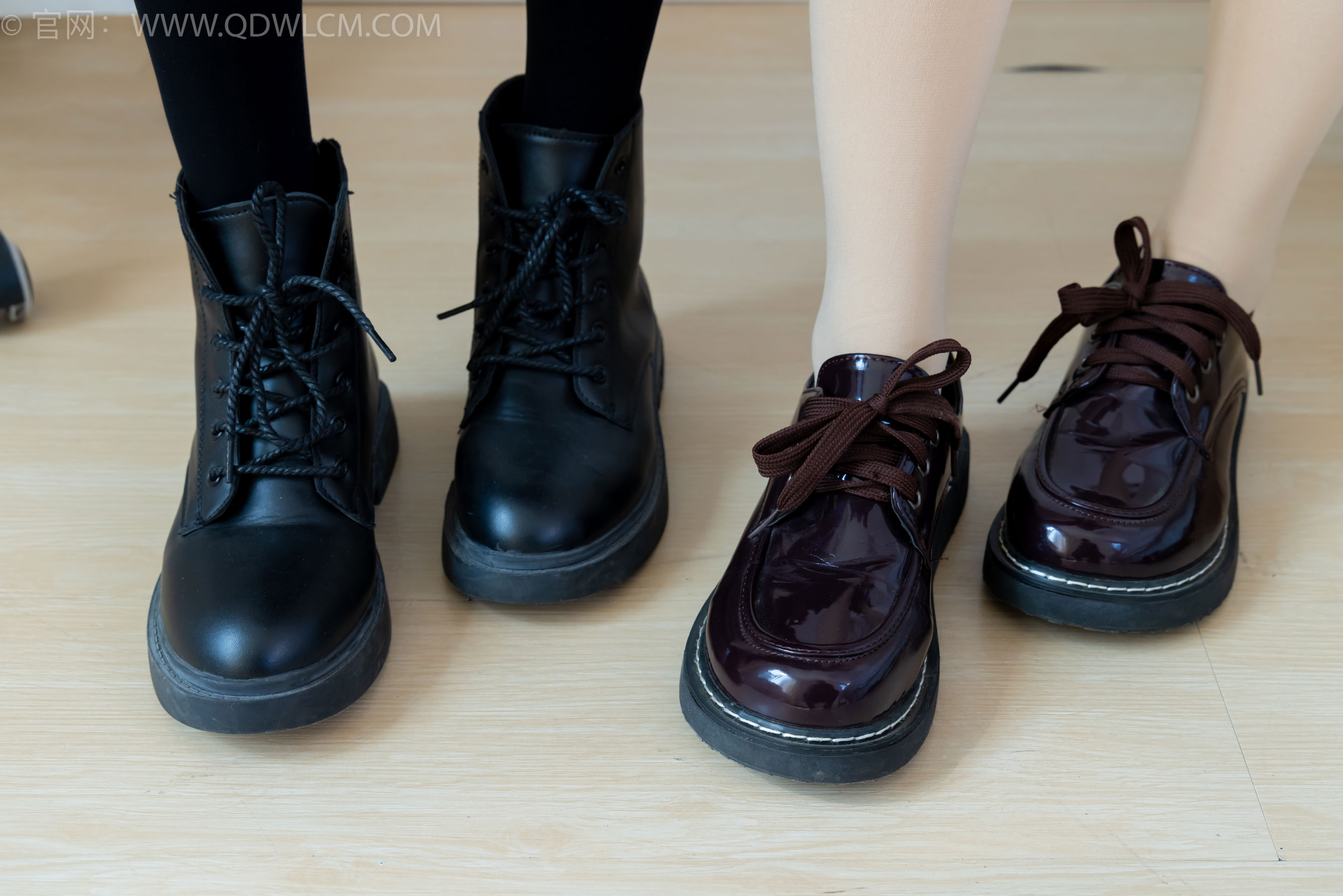 物恋传媒 No.2391 茯苓&欢欢 - 短靴、皮鞋、厚黑丝、厚肉丝/(200P)