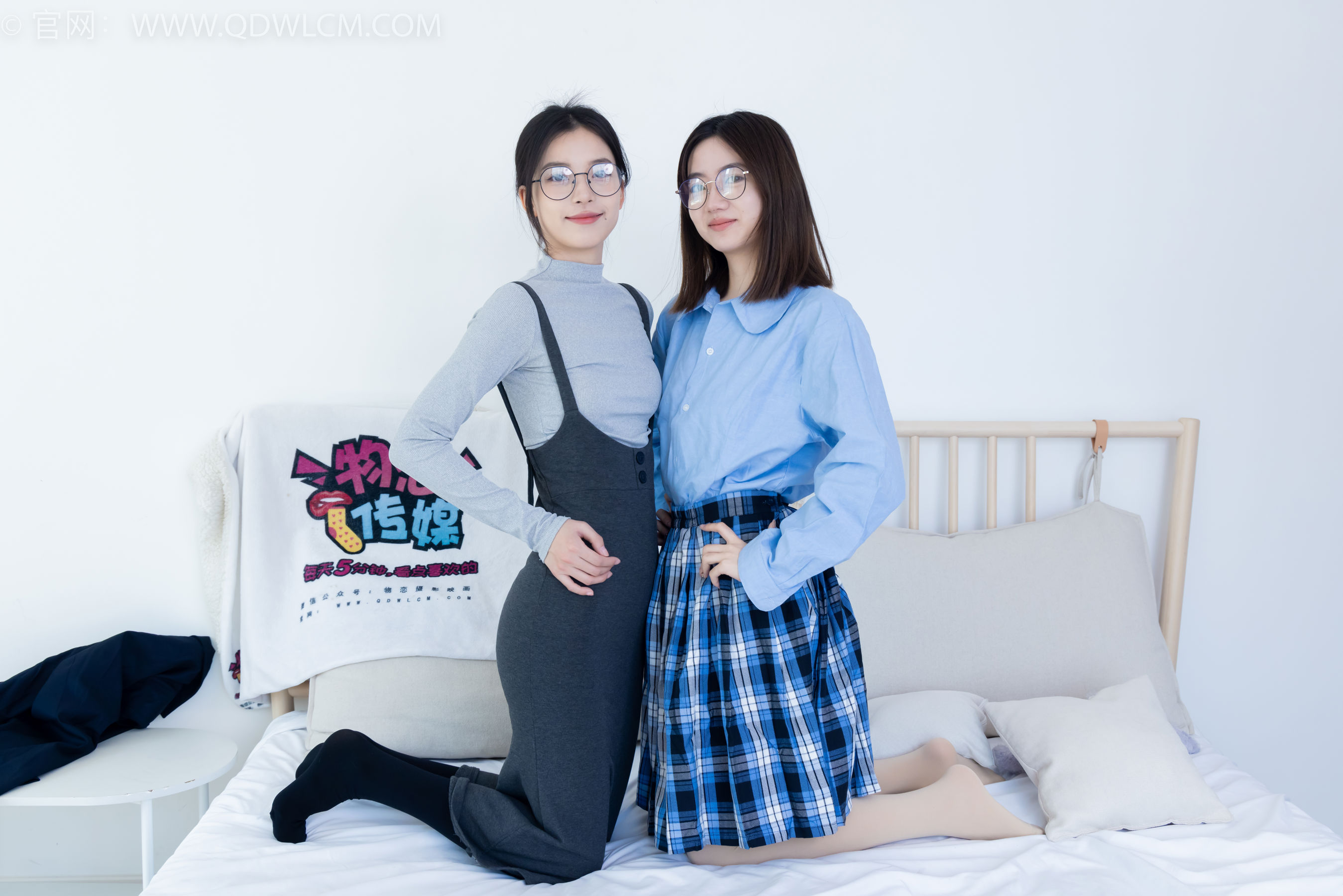 物恋传媒 No.2391 茯苓&欢欢 - 短靴、皮鞋、厚黑丝、厚肉丝/(200P)