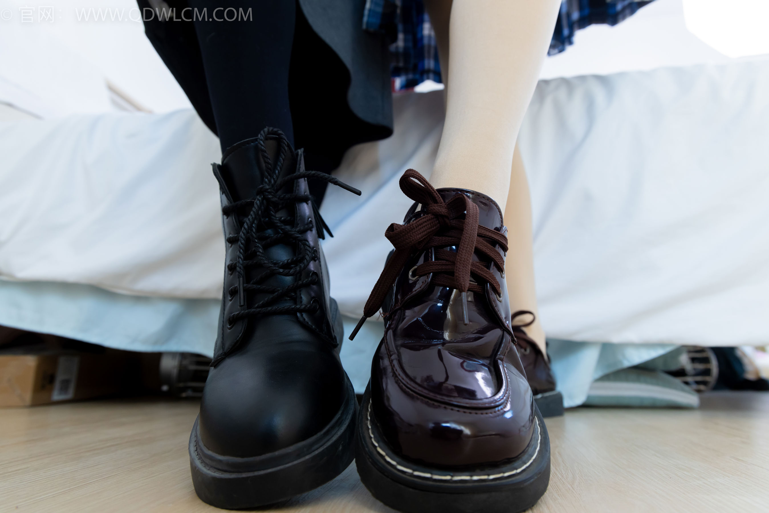 物恋传媒 No.2391 茯苓&欢欢 - 短靴、皮鞋、厚黑丝、厚肉丝/(200P)