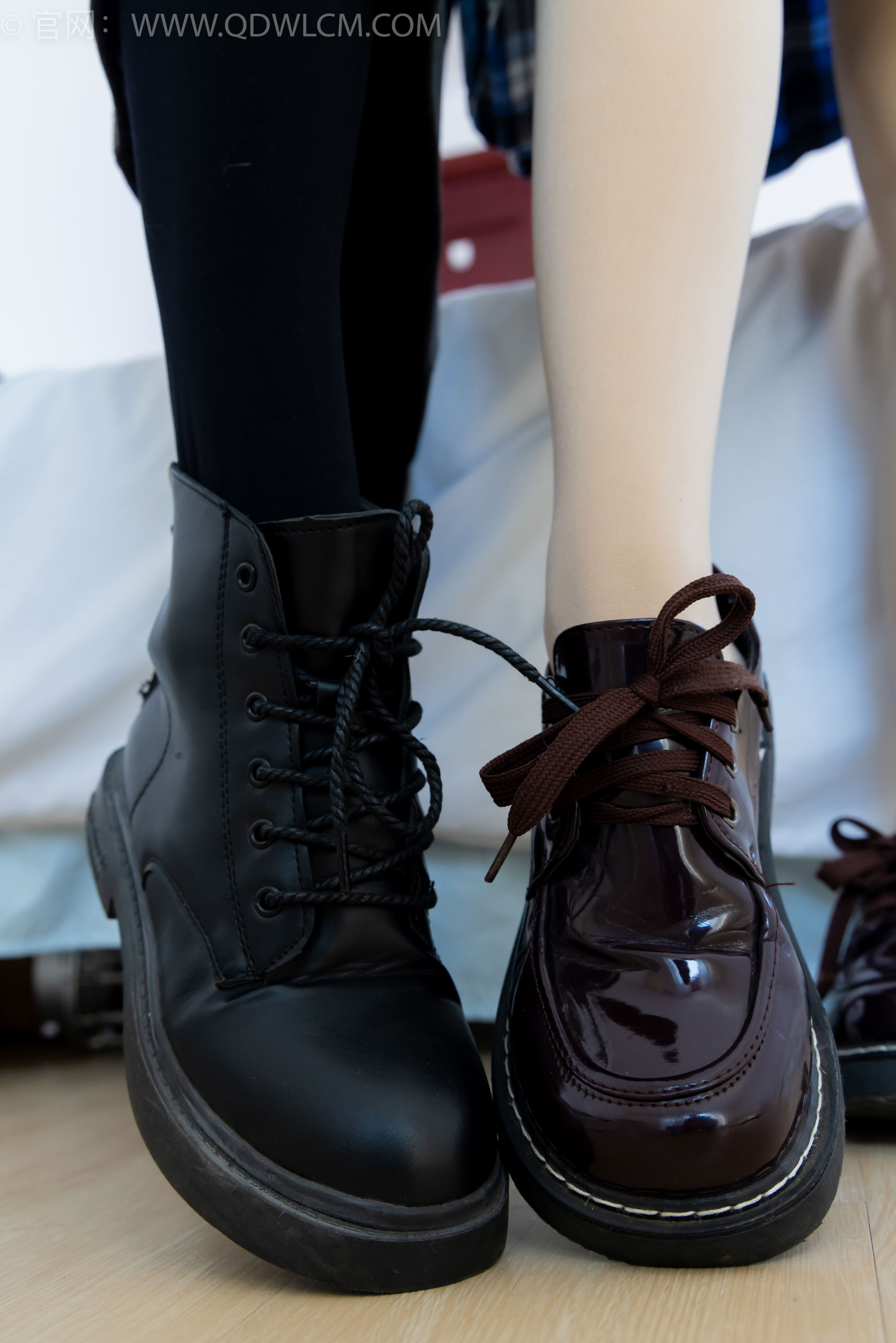 物恋传媒 No.2391 茯苓&欢欢 - 短靴、皮鞋、厚黑丝、厚肉丝/(200P)