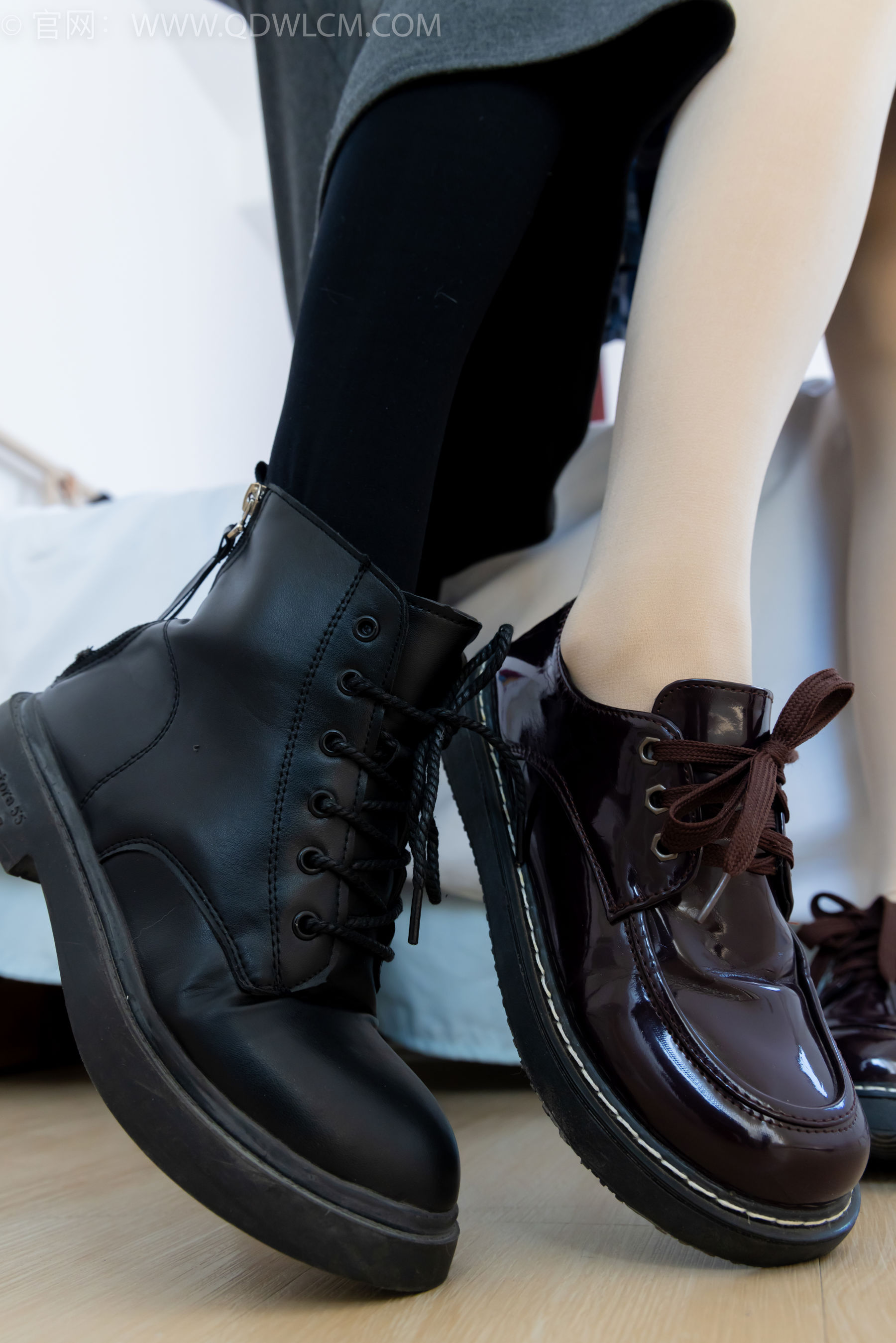 物恋传媒 No.2391 茯苓&欢欢 - 短靴、皮鞋、厚黑丝、厚肉丝/(200P)