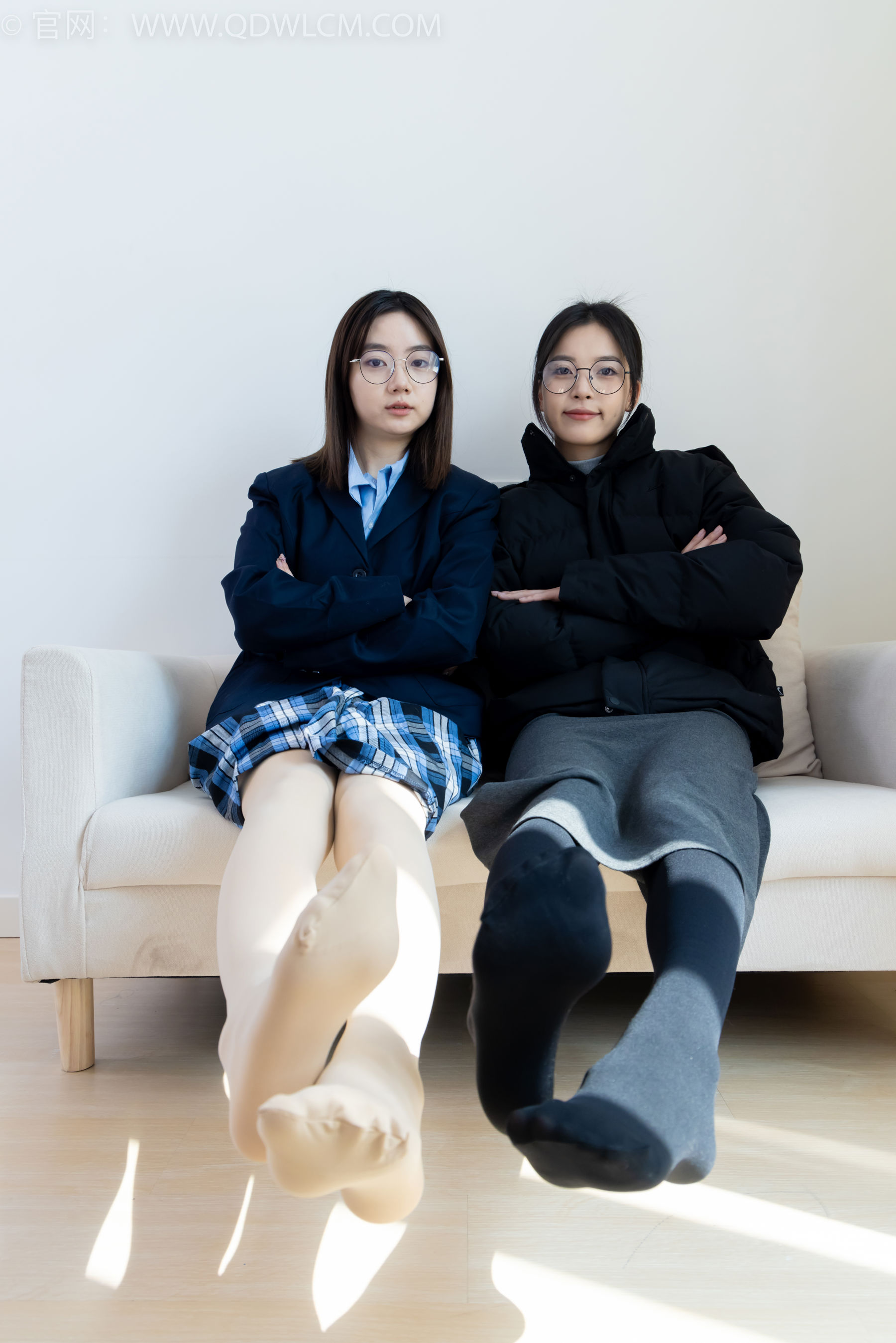 物恋传媒 No.2391 茯苓&欢欢 - 短靴、皮鞋、厚黑丝、厚肉丝/(200P)