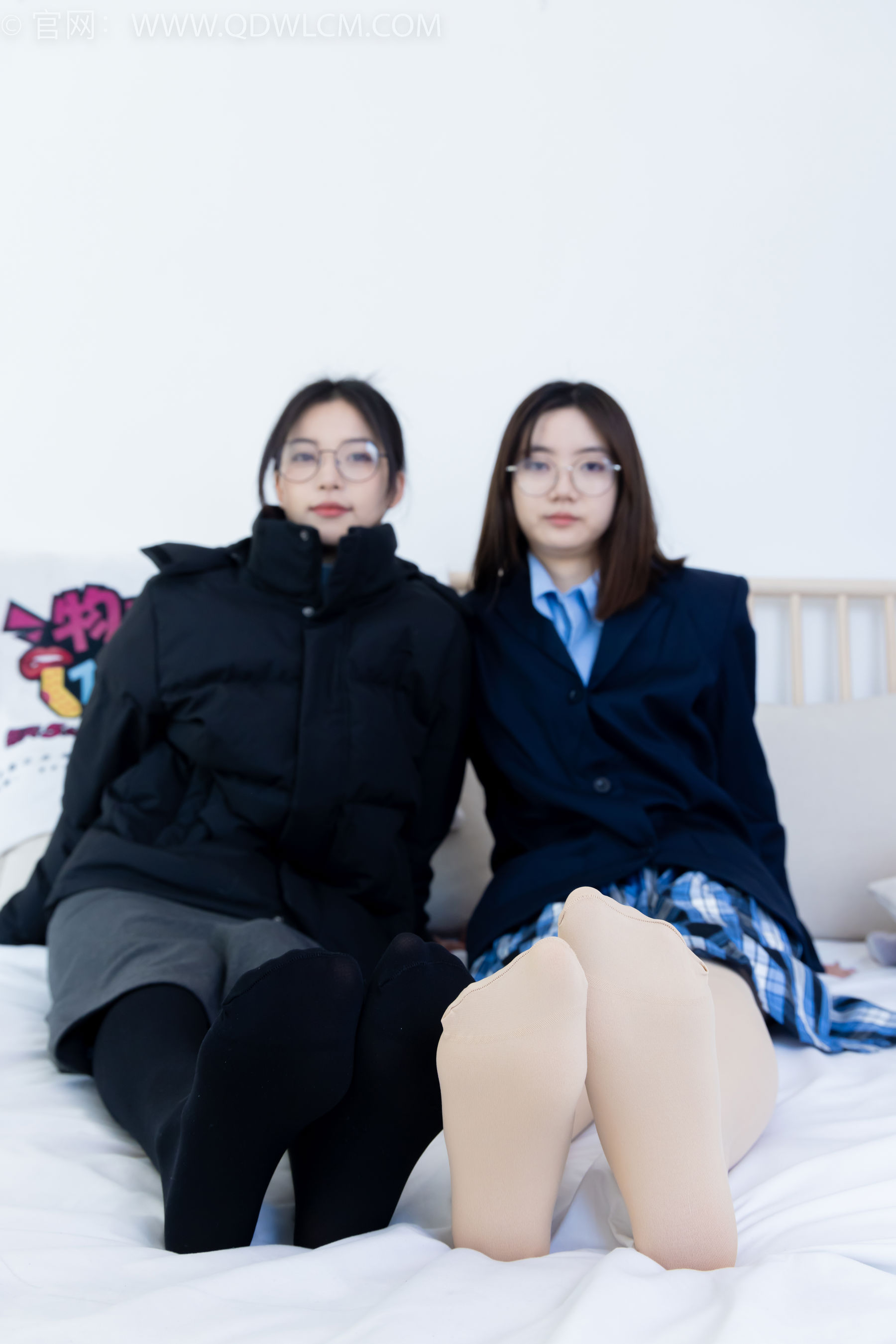 物恋传媒 No.2391 茯苓&欢欢 - 短靴、皮鞋、厚黑丝、厚肉丝/(200P)