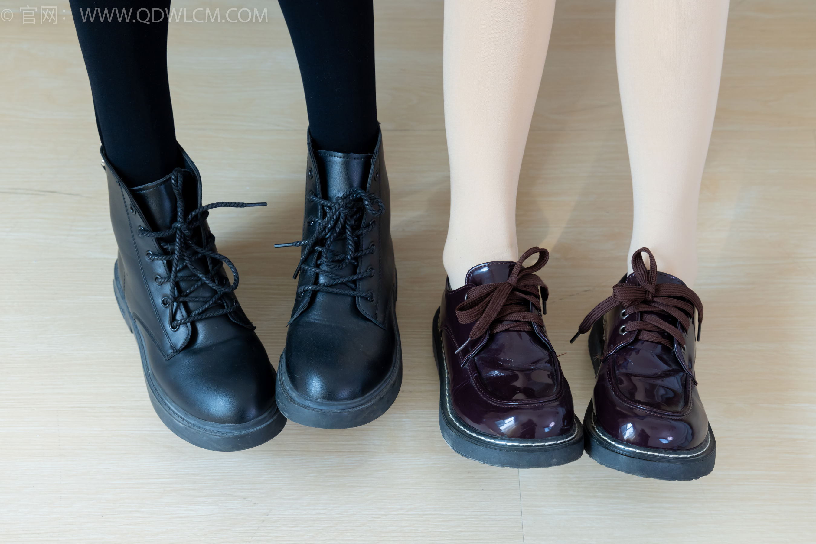 物恋传媒 No.2391 茯苓&欢欢 - 短靴、皮鞋、厚黑丝、厚肉丝/(200P)