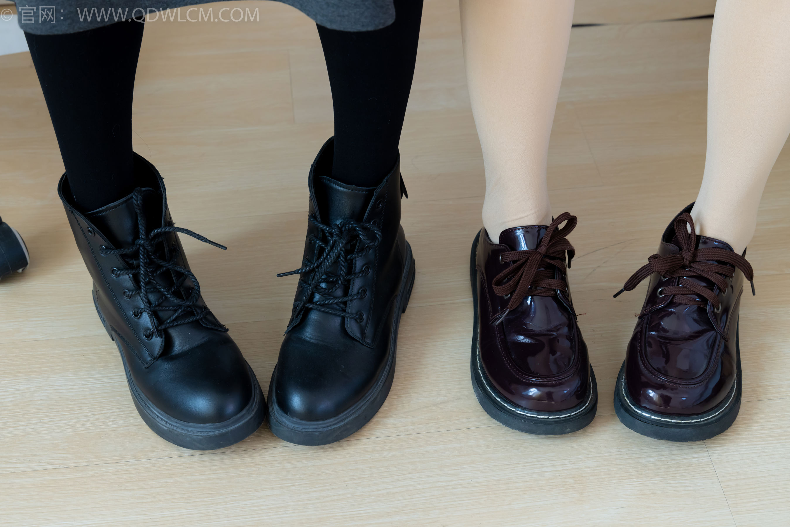 物恋传媒 No.2391 茯苓&欢欢 - 短靴、皮鞋、厚黑丝、厚肉丝/(200P)