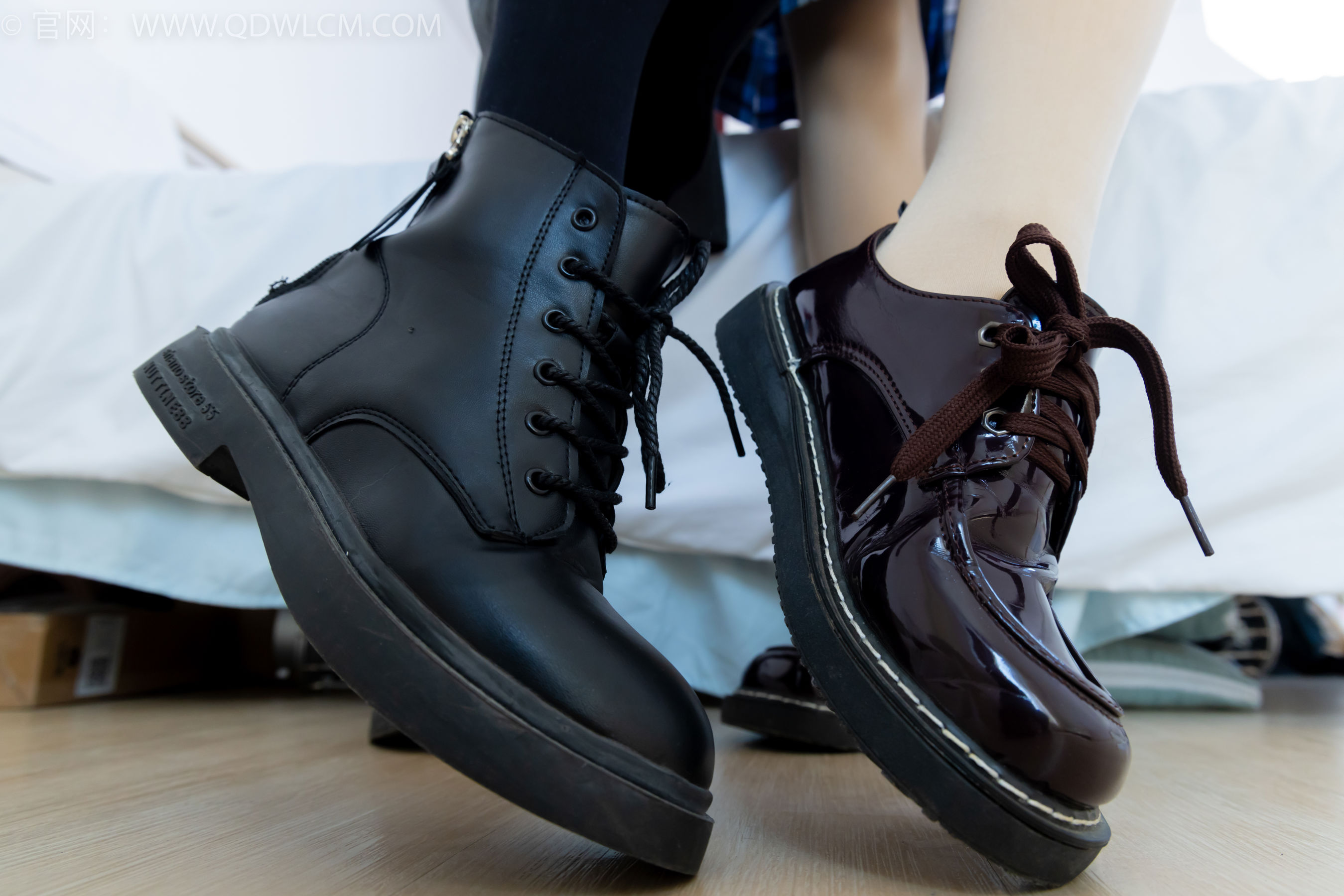 物恋传媒 No.2391 茯苓&欢欢 - 短靴、皮鞋、厚黑丝、厚肉丝/(200P)