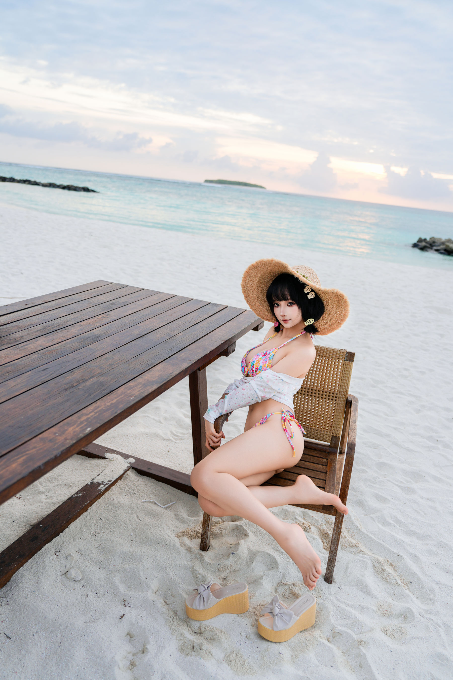 动漫博主蠢沫沫 - 2025.11 自拍集/(214P)