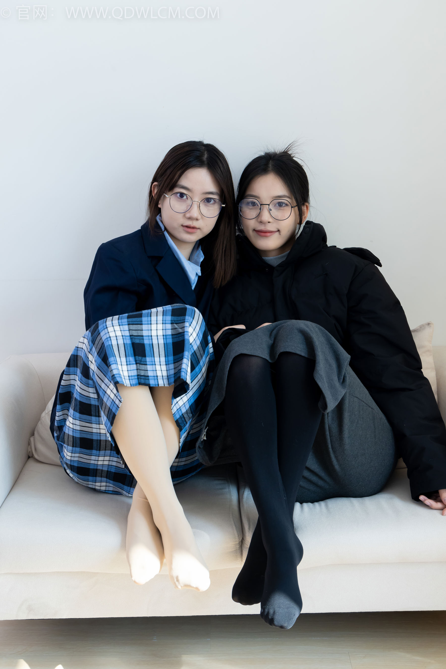 物恋传媒 No.2391 茯苓&欢欢 - 短靴、皮鞋、厚黑丝、厚肉丝/(200P)