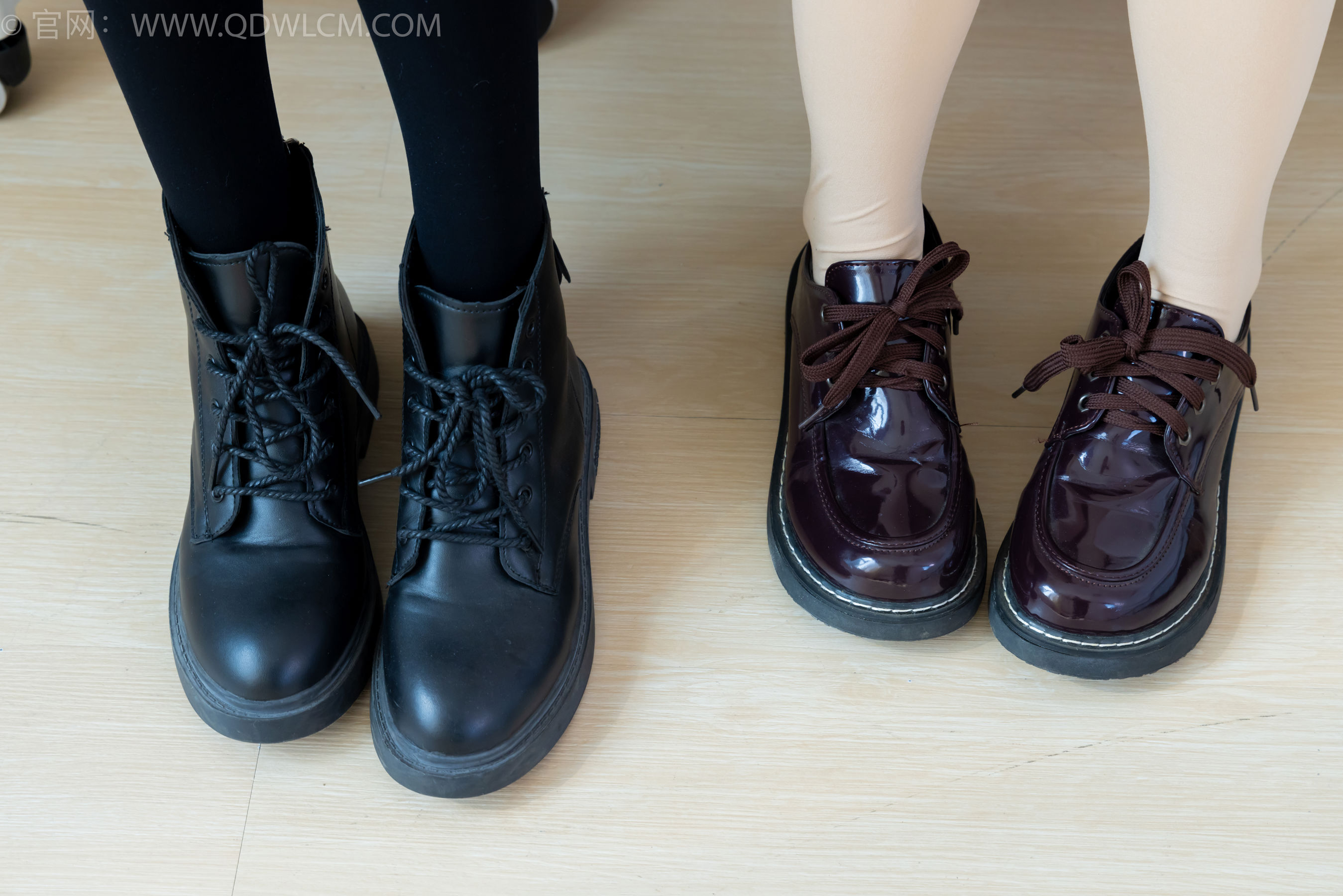 物恋传媒 No.2391 茯苓&欢欢 - 短靴、皮鞋、厚黑丝、厚肉丝/(200P)