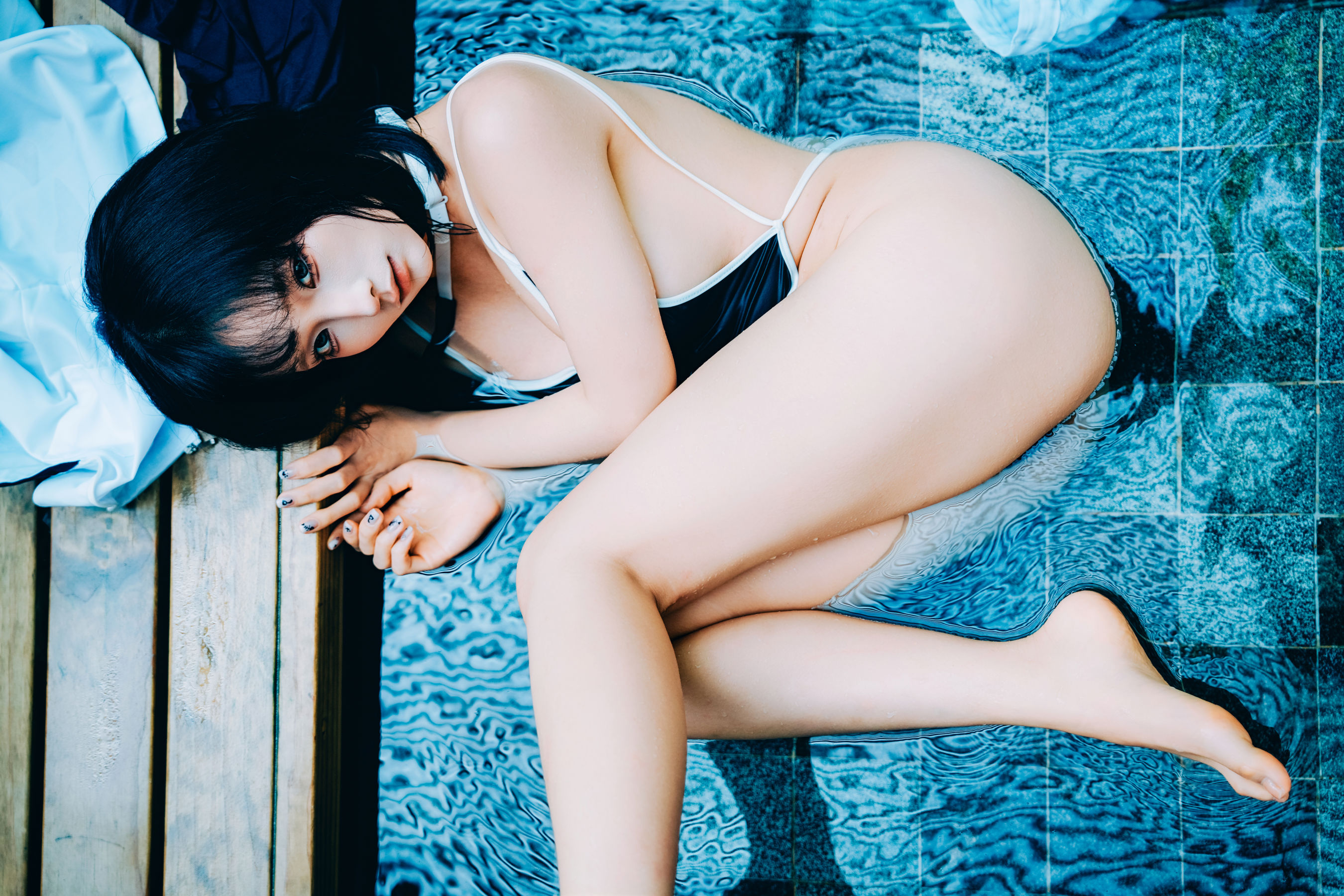 动漫博主蠢沫沫 - 2025.11 自拍集/(214P)