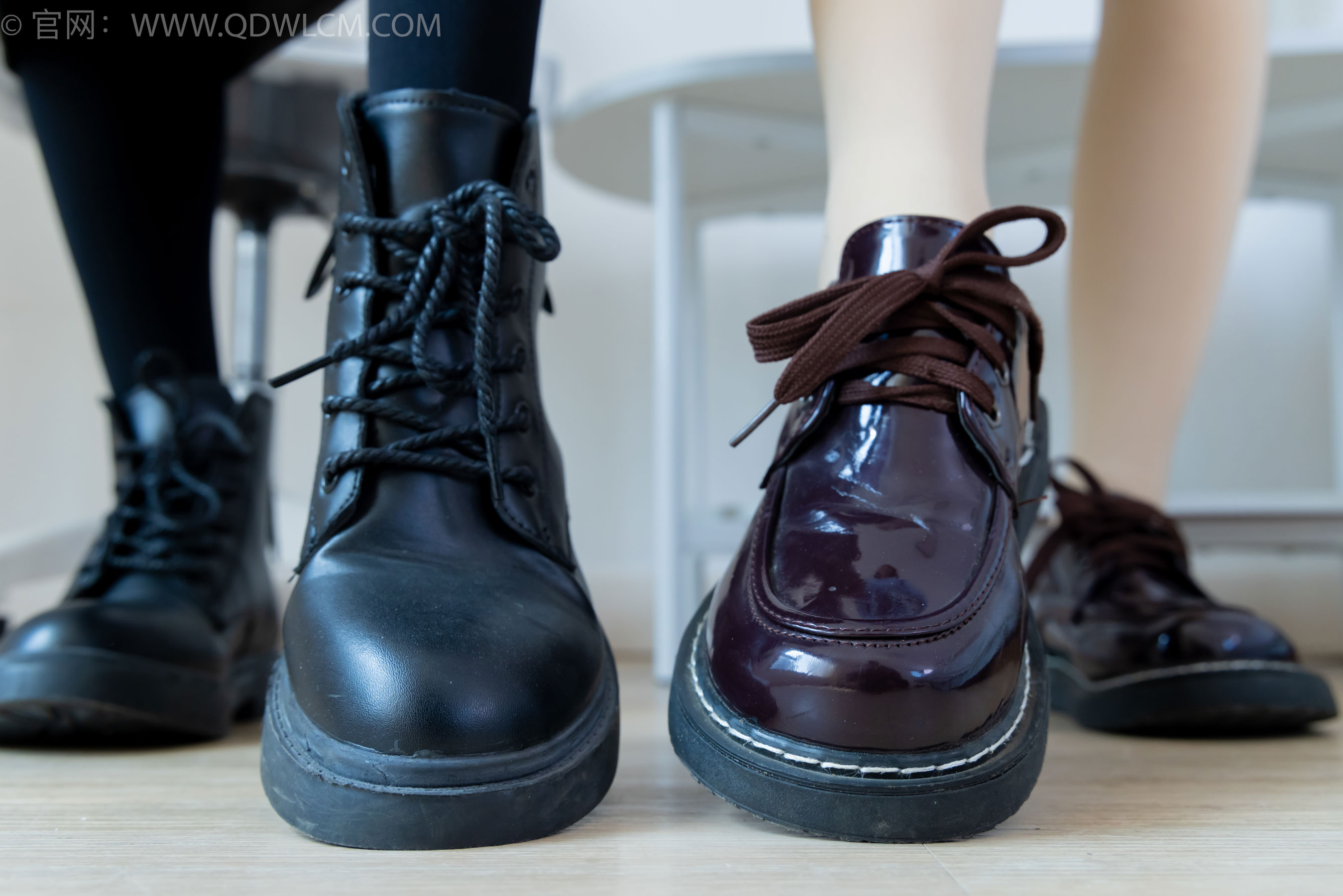 物恋传媒 No.2391 茯苓&欢欢 - 短靴、皮鞋、厚黑丝、厚肉丝/(200P)