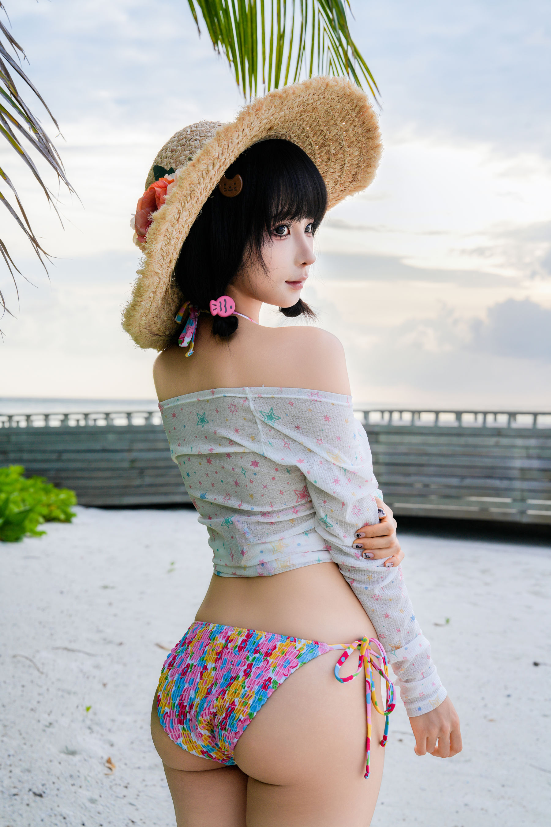 动漫博主蠢沫沫 - 2025.11 自拍集/(214P)