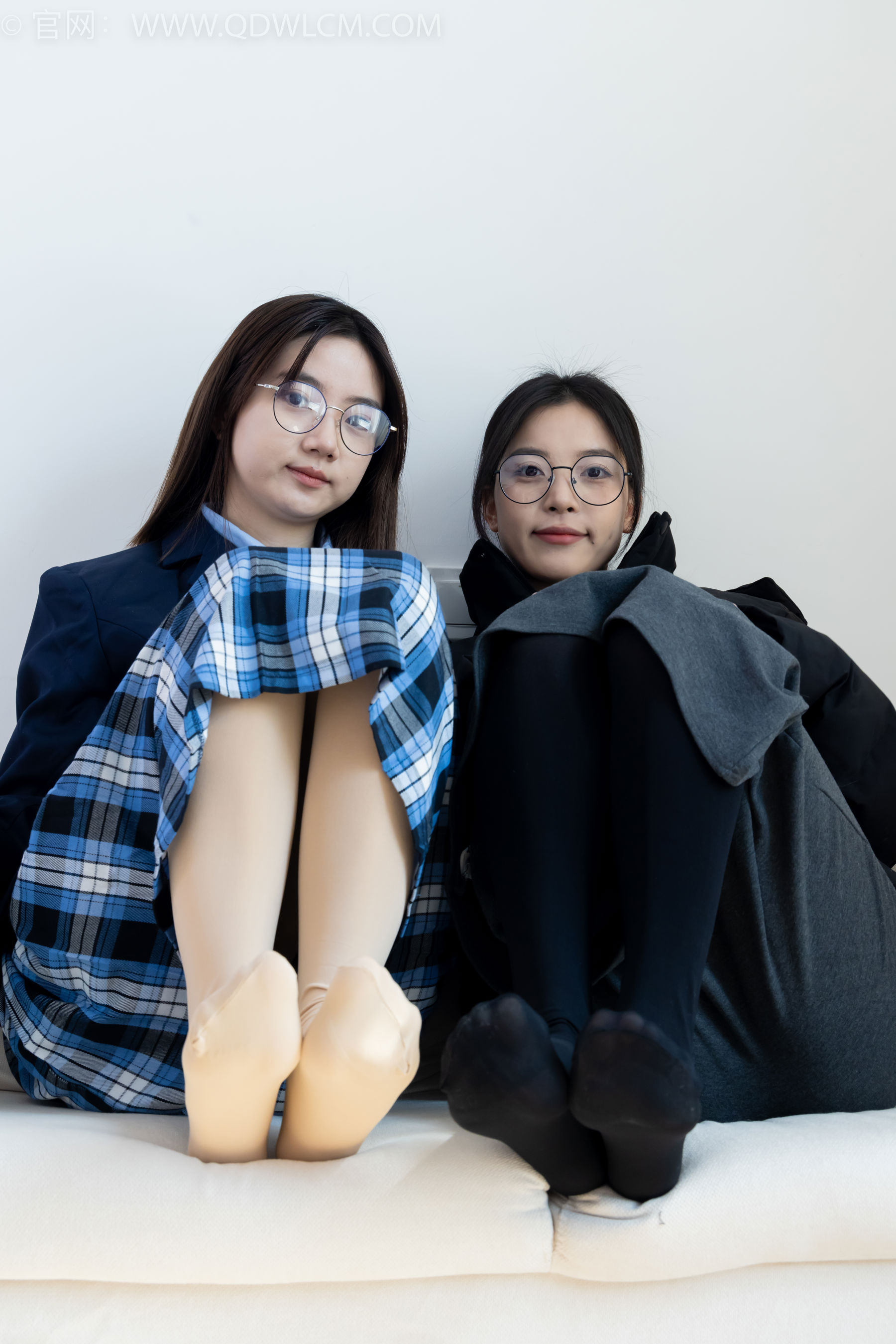 物恋传媒 No.2391 茯苓&欢欢 - 短靴、皮鞋、厚黑丝、厚肉丝/(200P)