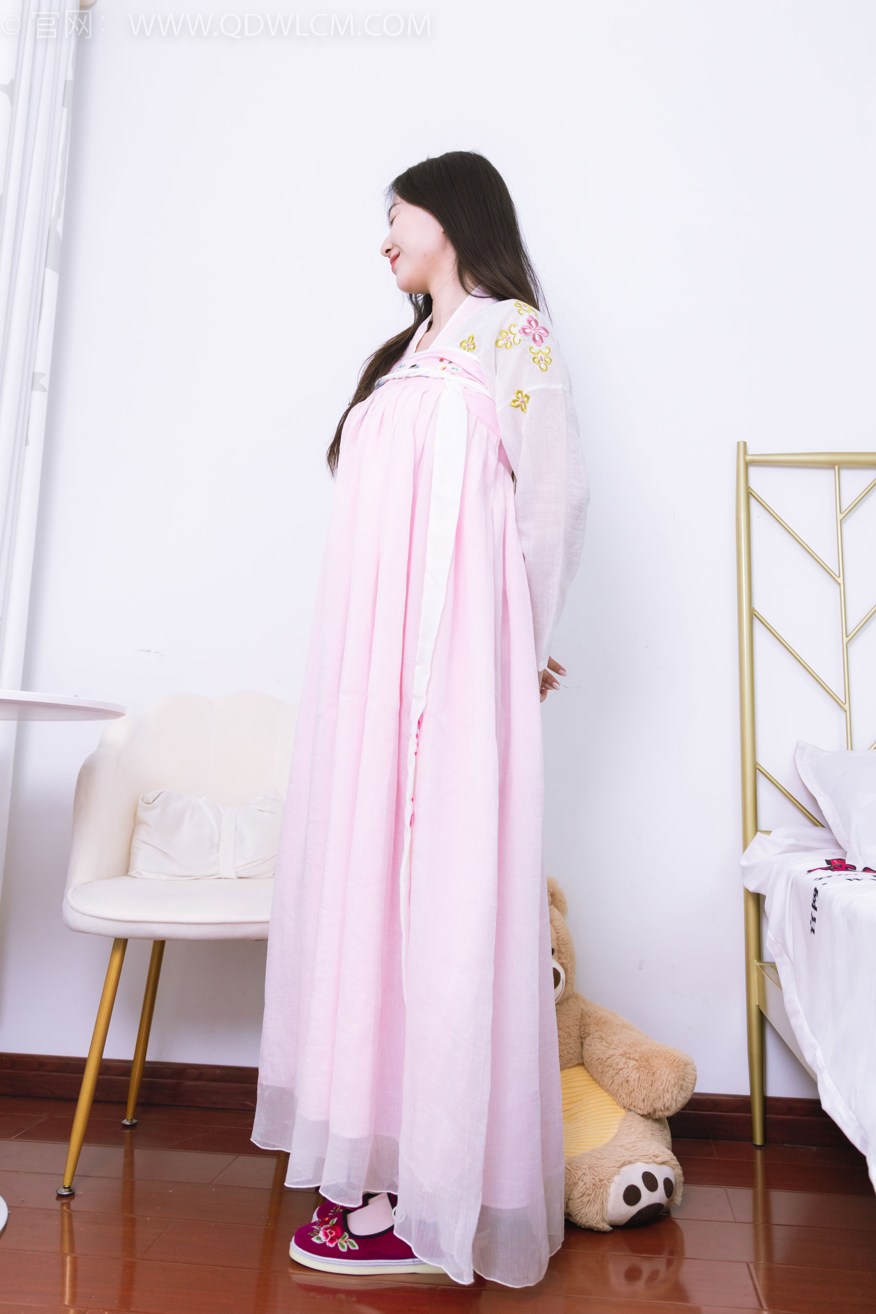 物恋传媒 No.2397 美兔 - 汉服、布鞋、粉色棉袜/(150P)