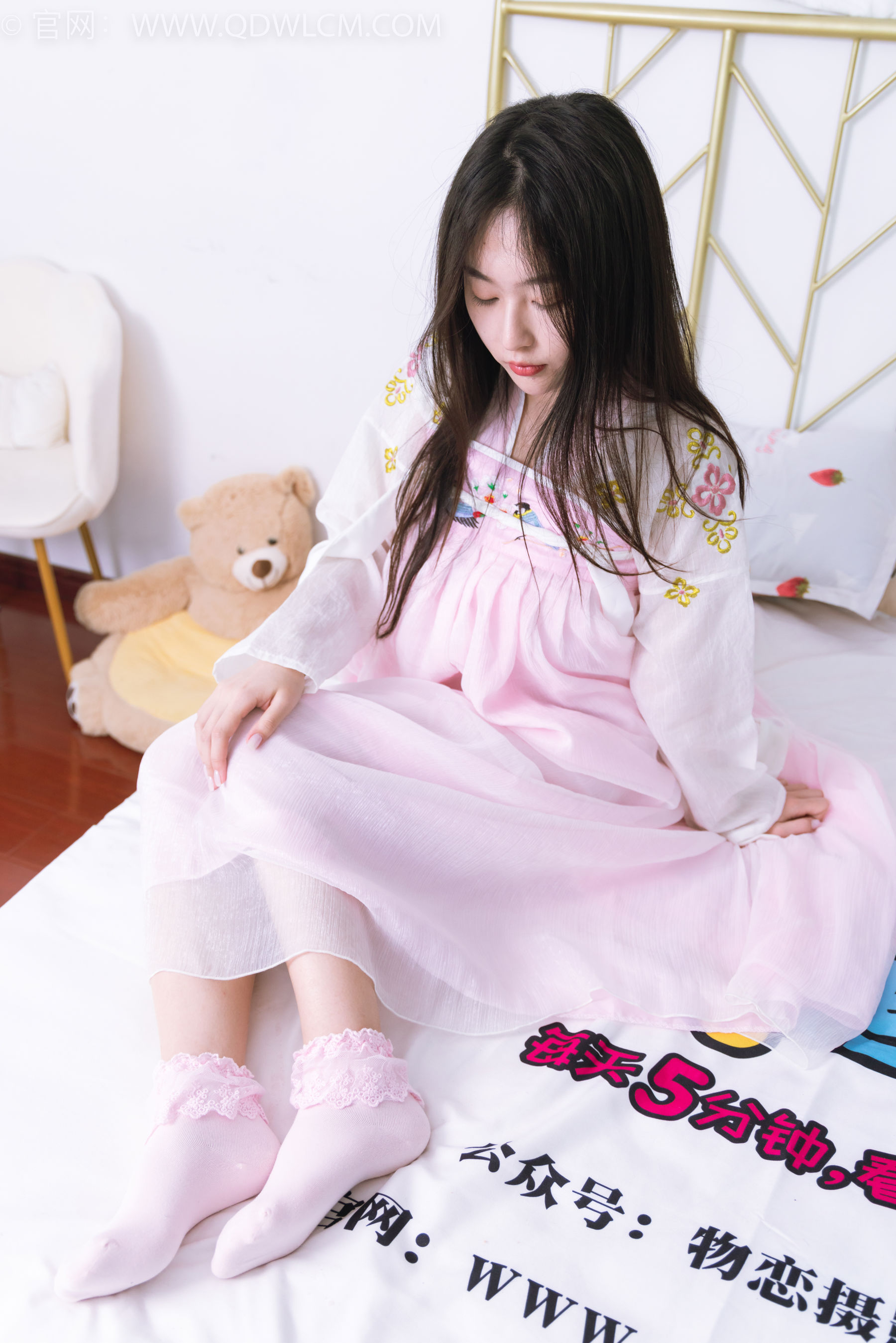 物恋传媒 No.2397 美兔 - 汉服、布鞋、粉色棉袜/(150P)