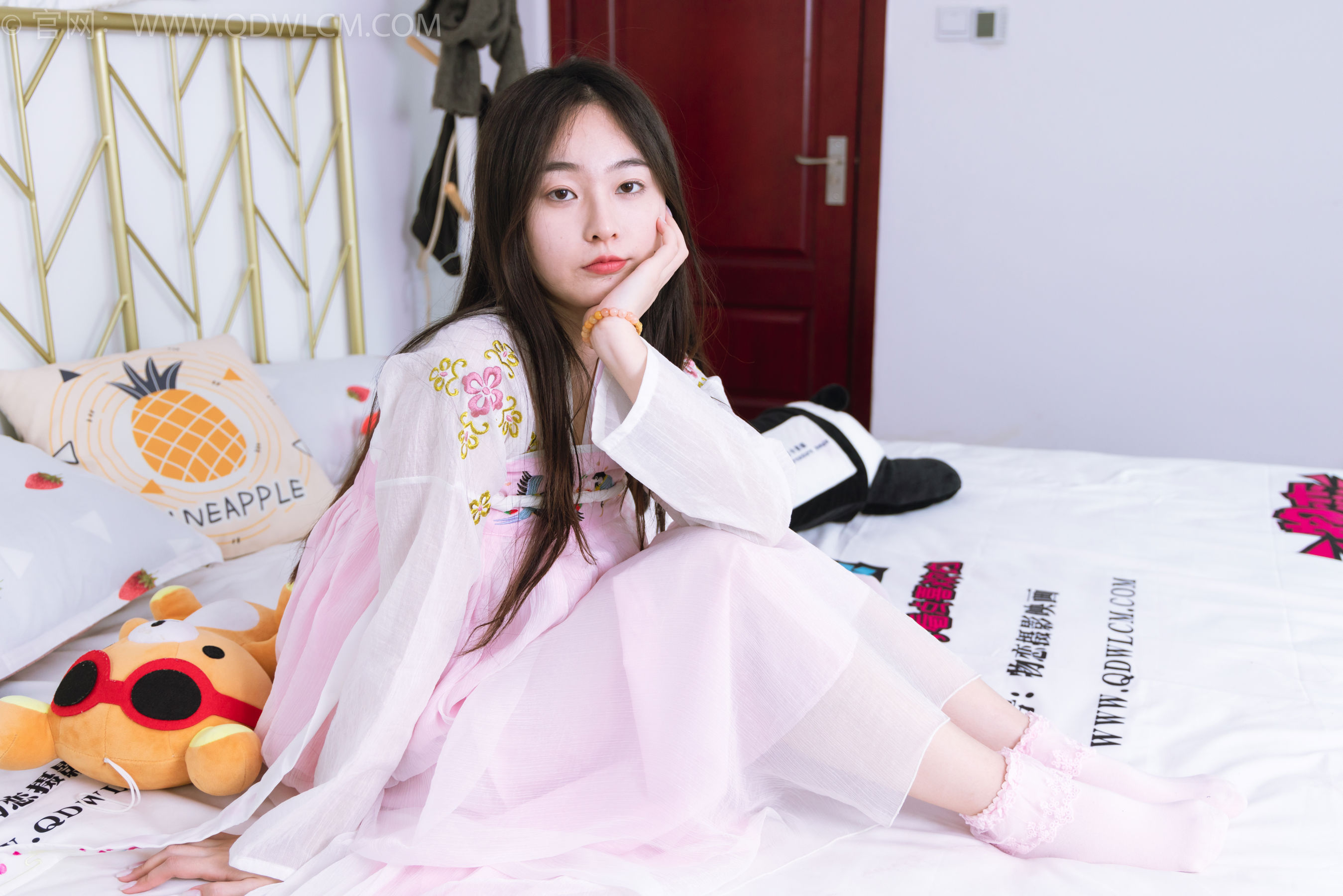 物恋传媒 No.2397 美兔 - 汉服、布鞋、粉色棉袜/(150P)