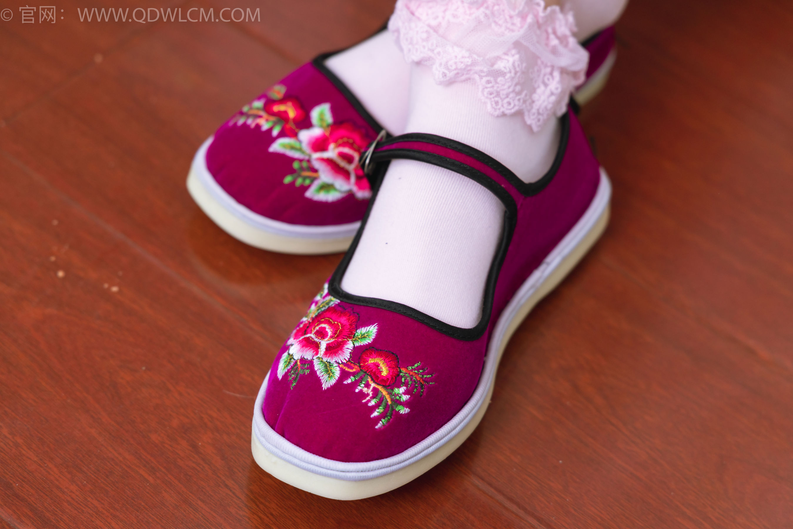 物恋传媒 No.2397 美兔 - 汉服、布鞋、粉色棉袜/(150P)