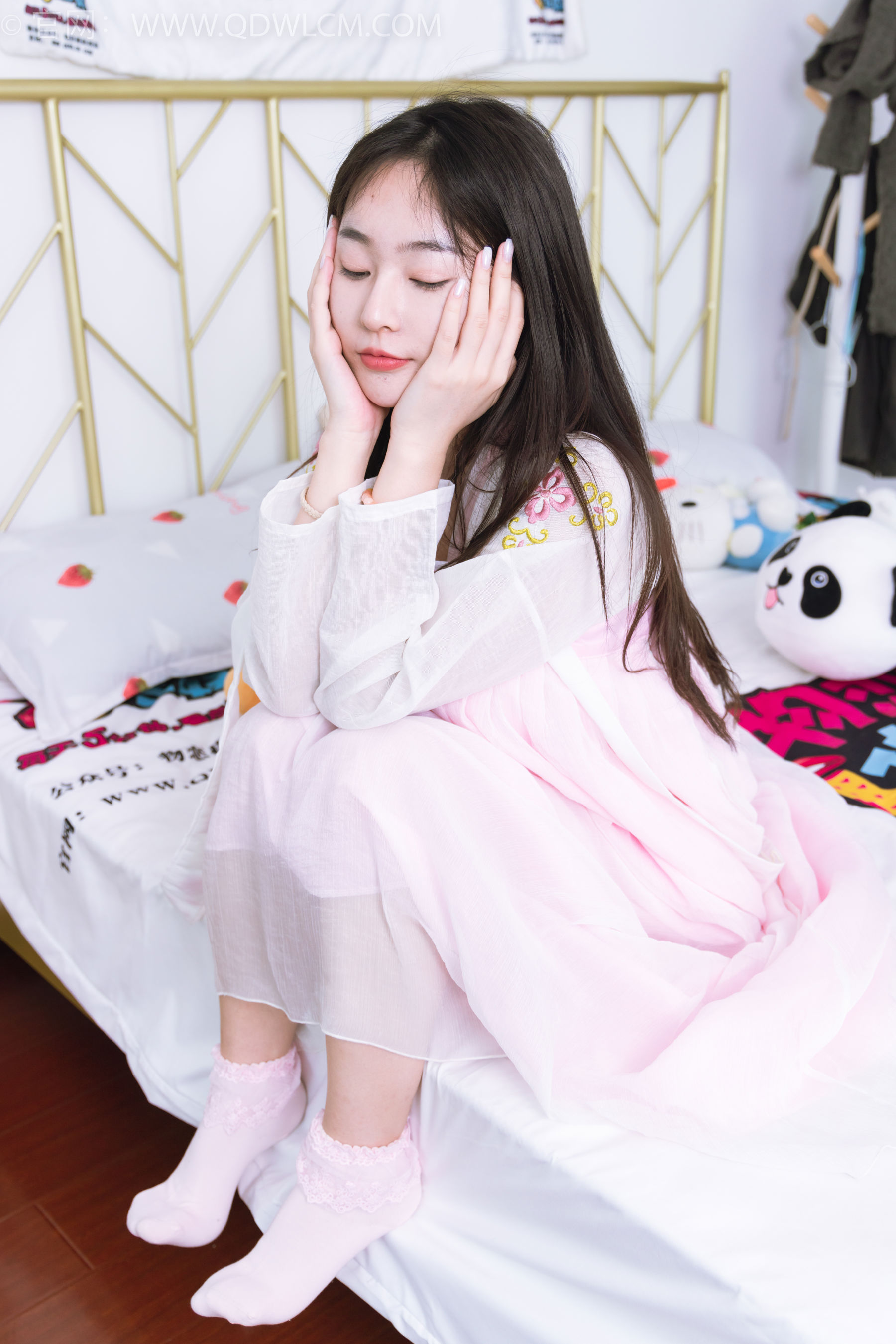 物恋传媒 No.2397 美兔 - 汉服、布鞋、粉色棉袜/(150P)