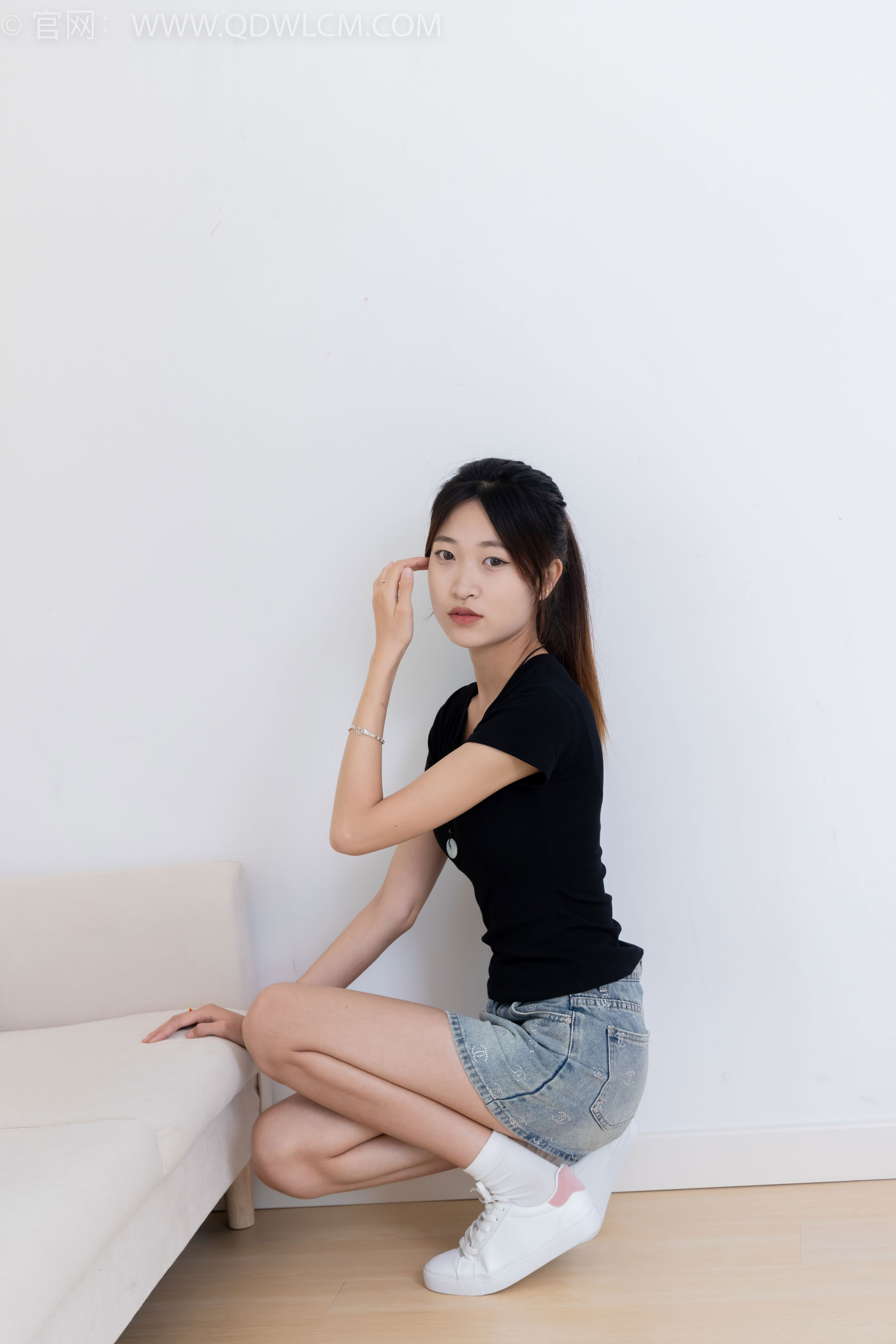 物恋传媒 No.2399 小夏 - 板鞋、白棉袜、裸足/(150P)