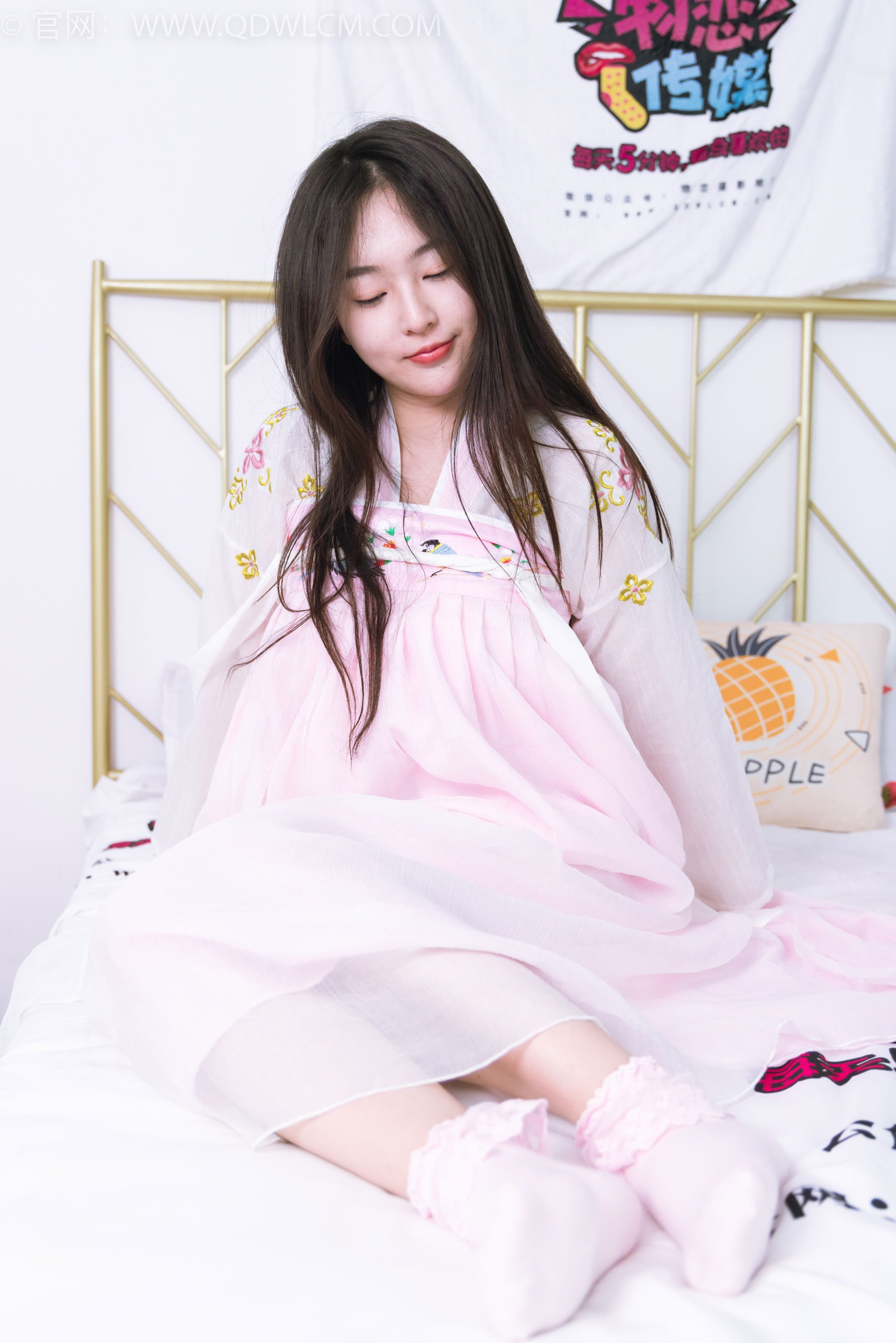 物恋传媒 No.2397 美兔 - 汉服、布鞋、粉色棉袜/(150P)