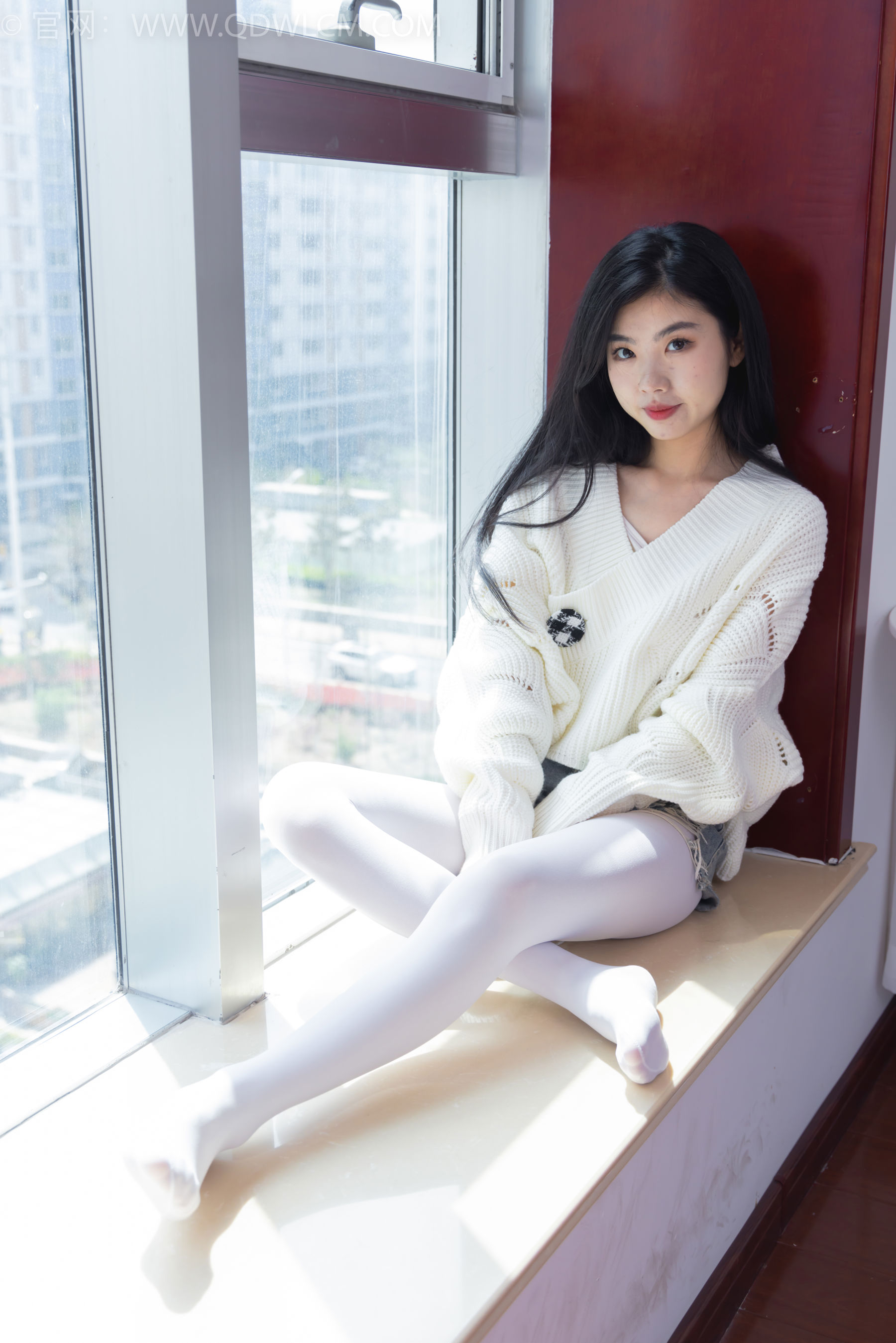 物恋传媒 No.2396 米米 - 马丁靴、厚白丝/(150P)