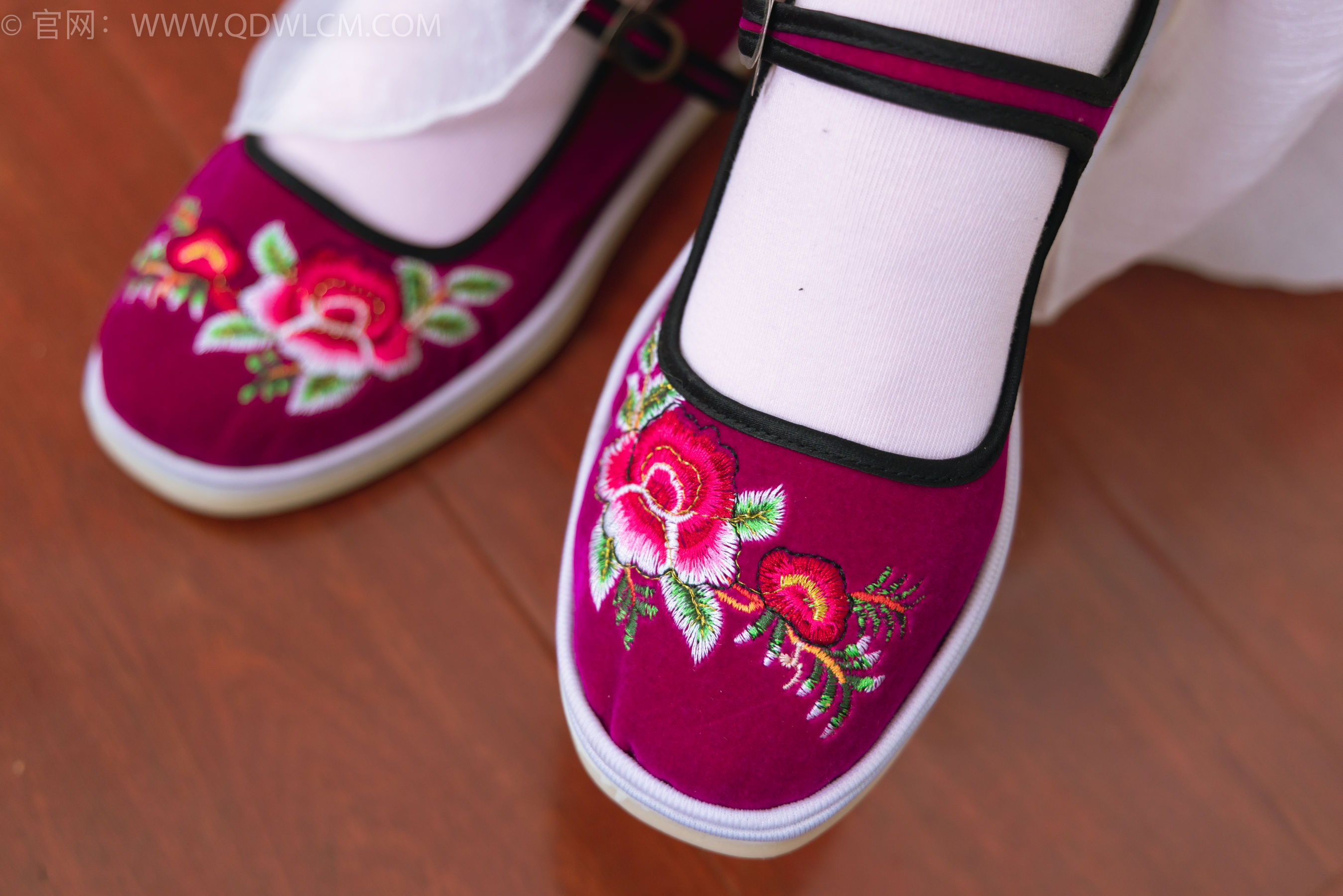 物恋传媒 No.2397 美兔 - 汉服、布鞋、粉色棉袜/(150P)