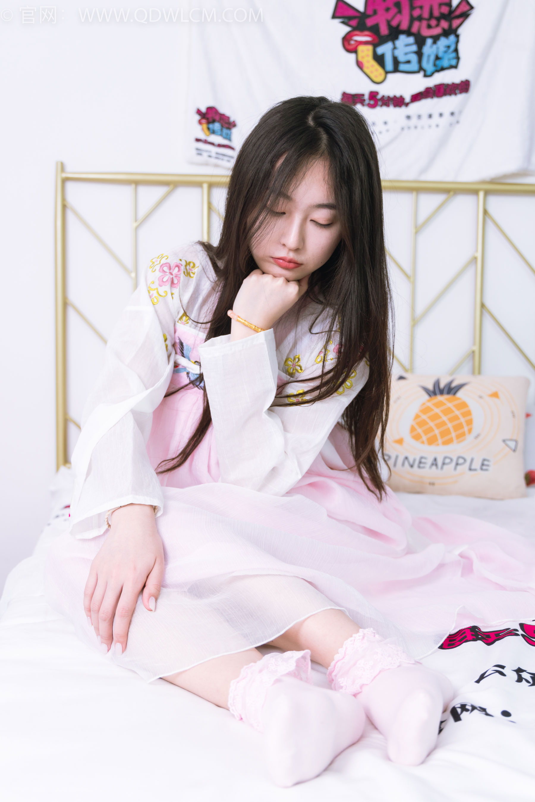 物恋传媒 No.2397 美兔 - 汉服、布鞋、粉色棉袜/(150P)