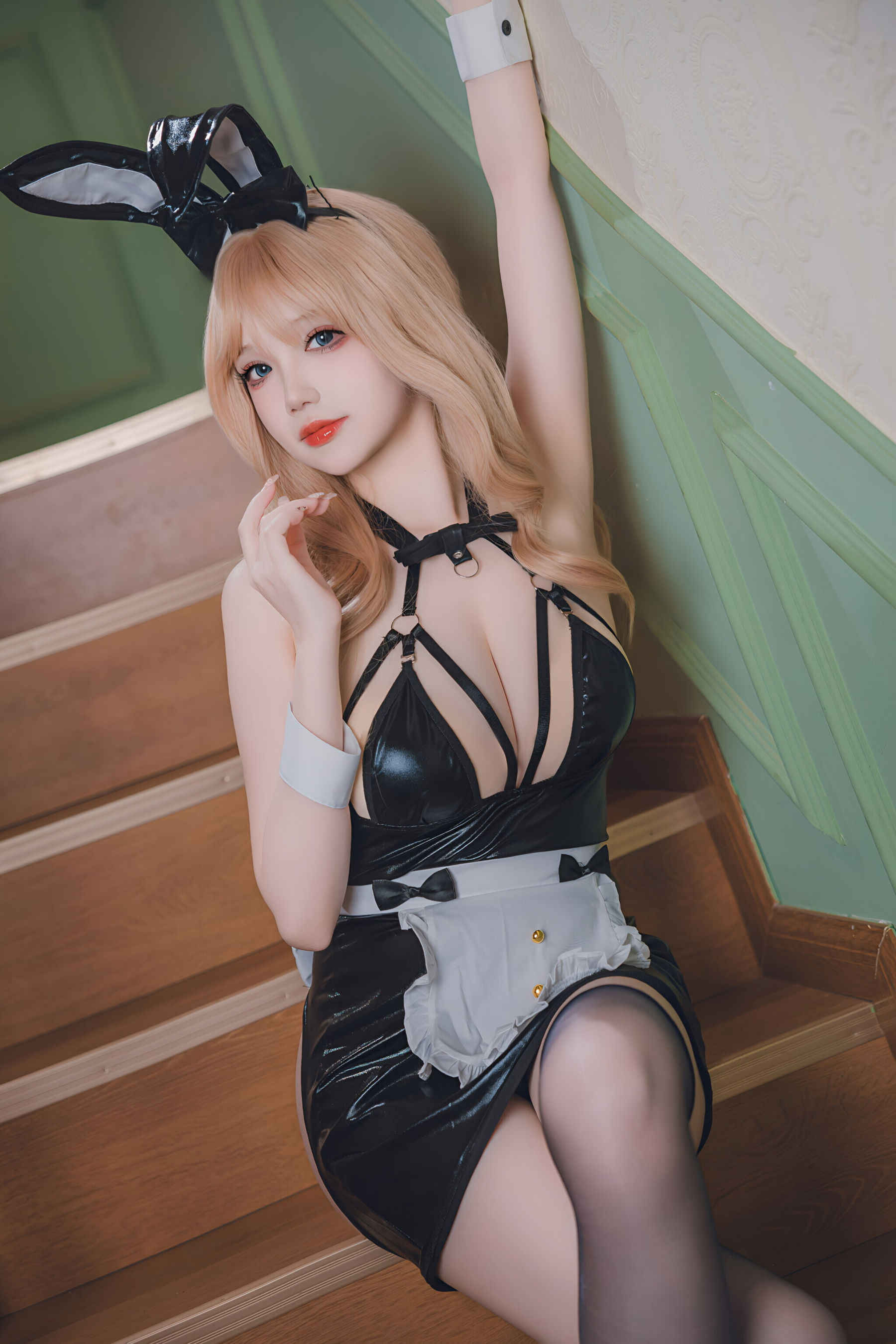 动漫博主雪晴Astra - 金发兔女郎/(68P)