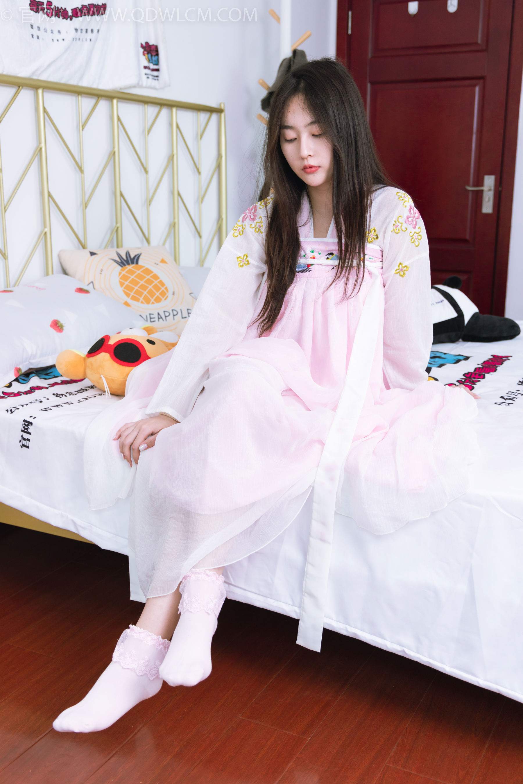 物恋传媒 No.2397 美兔 - 汉服、布鞋、粉色棉袜/(150P)