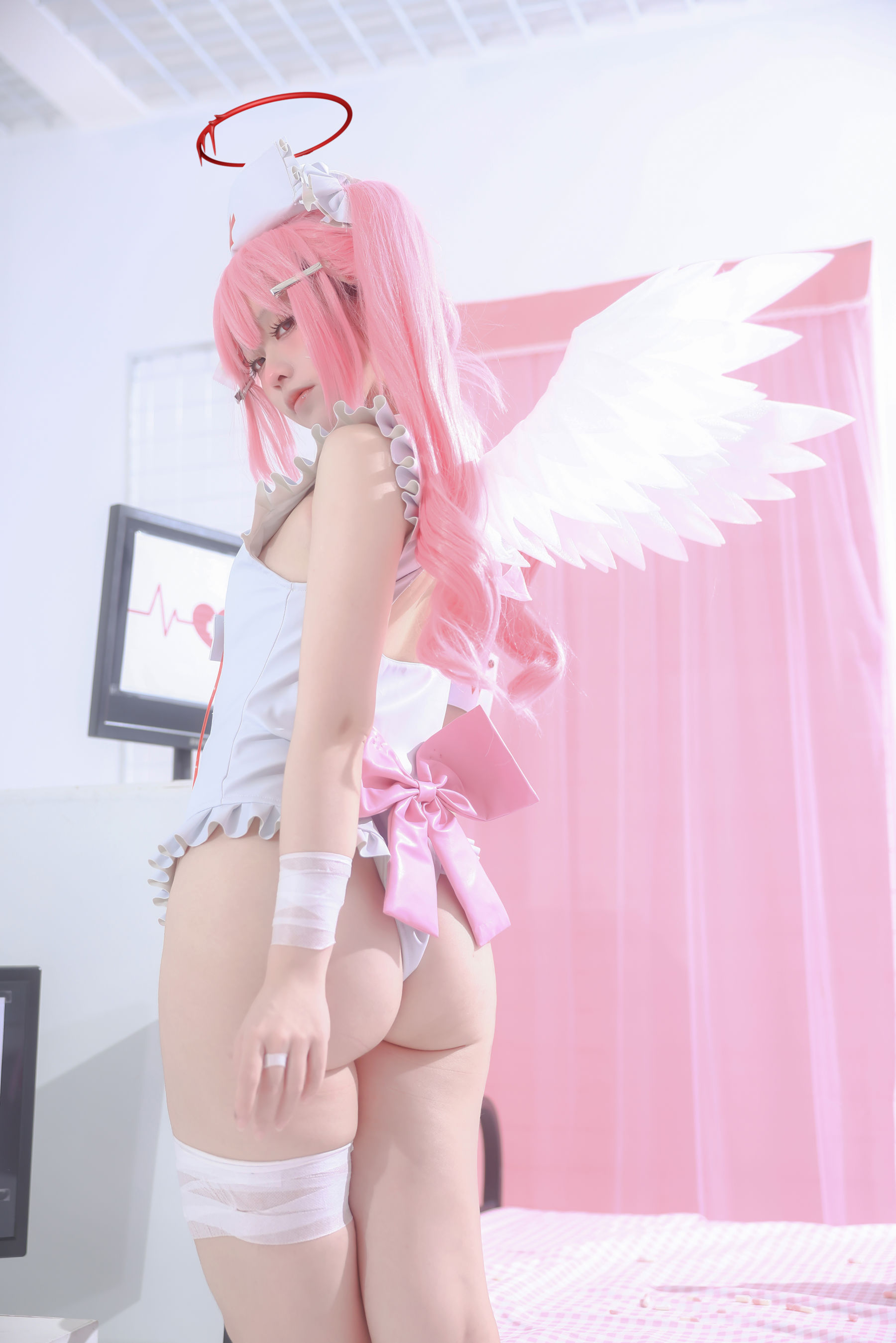 动漫博主G44不会受伤 - 见习看护师 月夜见爱/(31P)