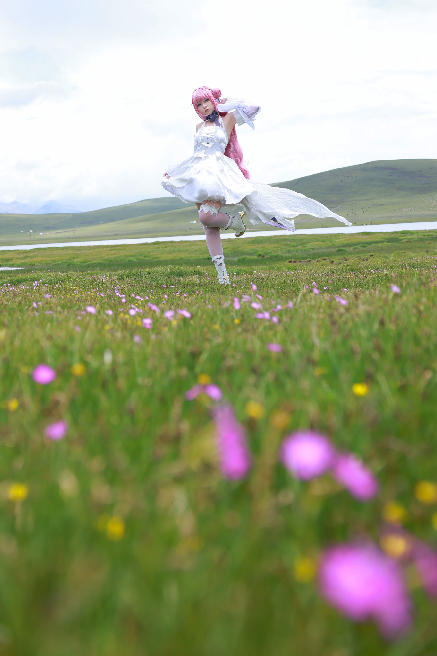 动漫博主G44不会受伤 - 桃乐丝/(20P)